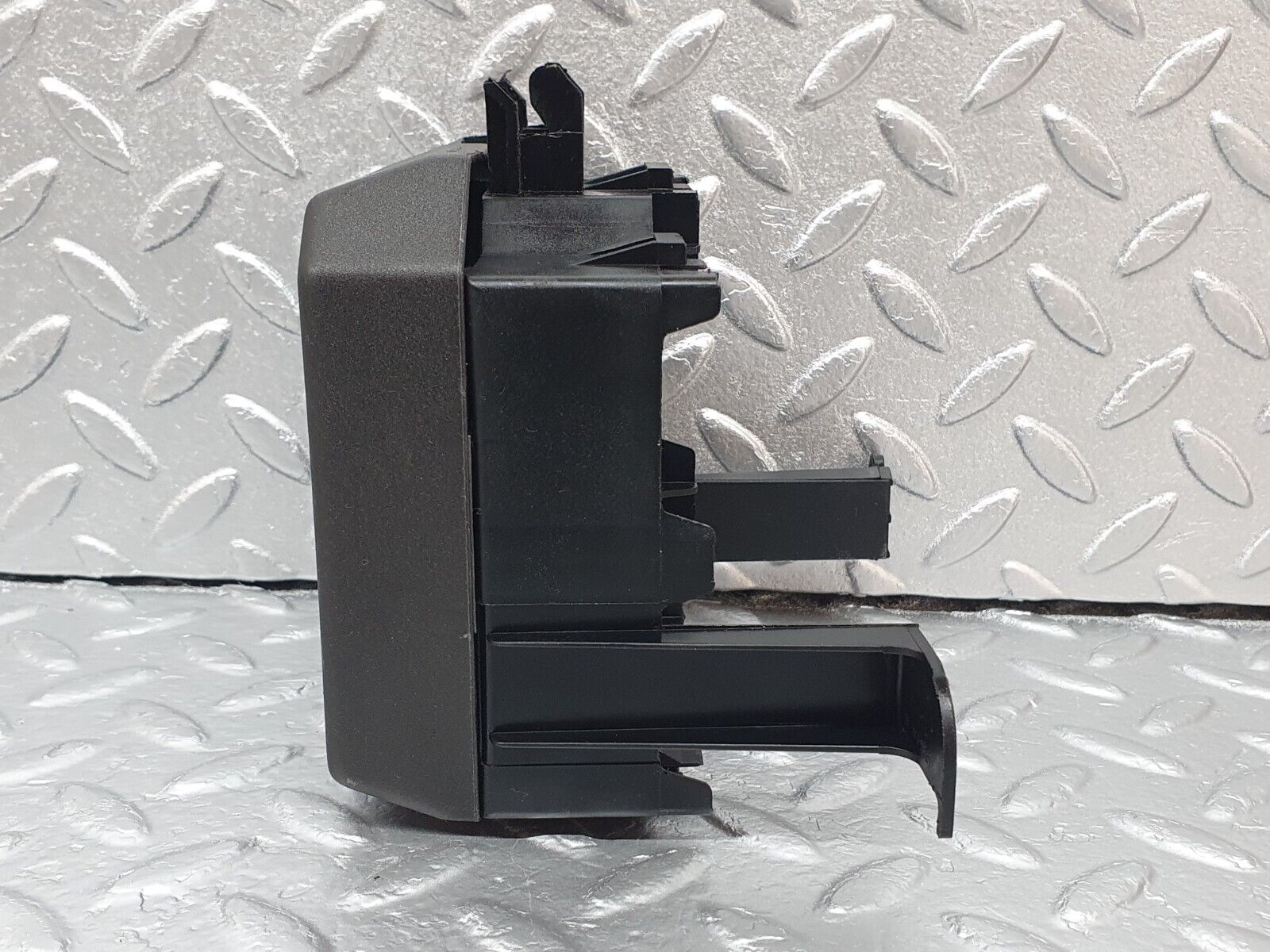 42100 Mercedes-Benz W202 C200 Fuse Box Cover Lid 2025450803 2025455140 2025453900