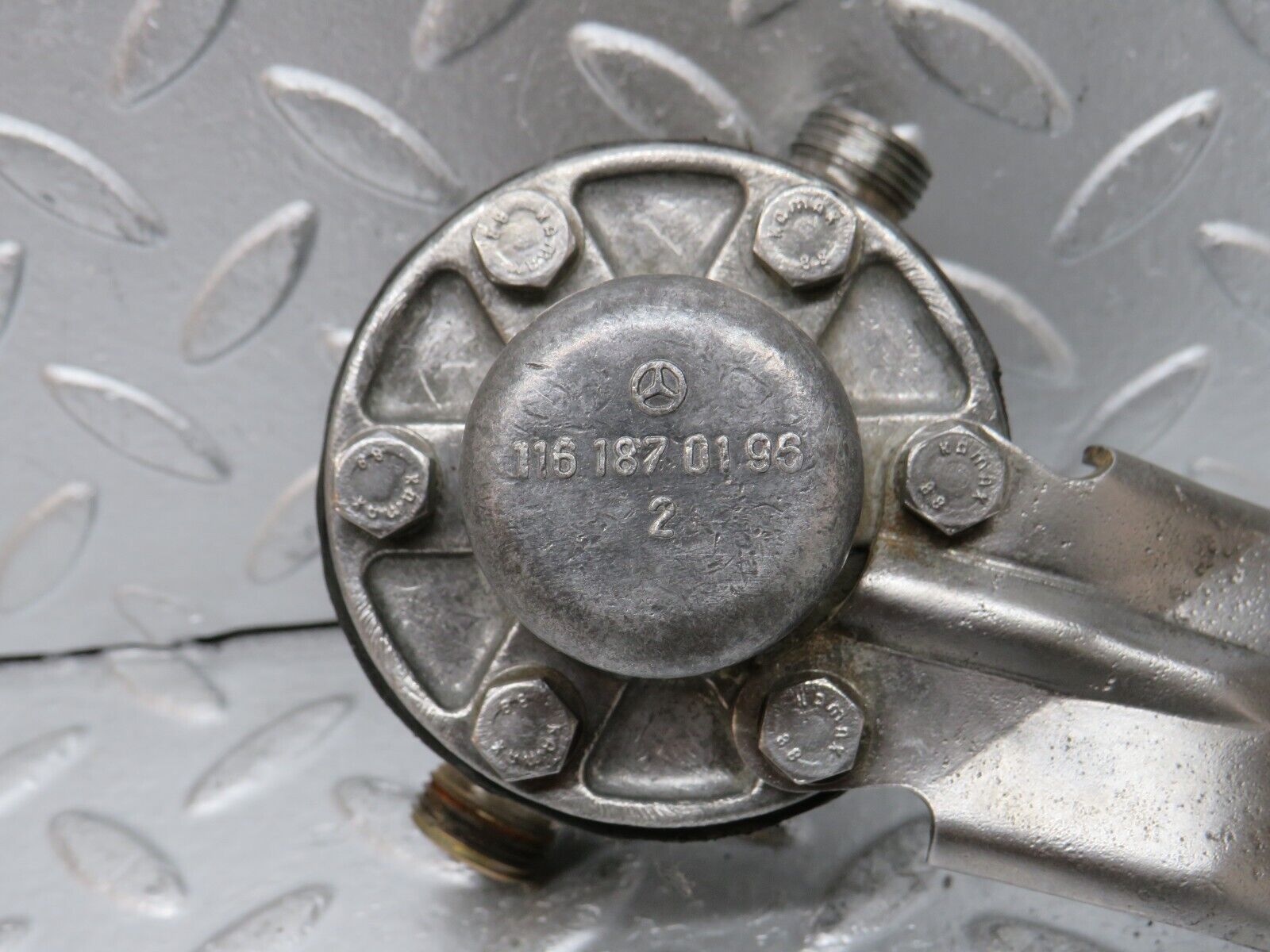 32788 Mercedes-Benz C107 R107 350 V8 Oil Pressure Damper 1161870194 1161870196