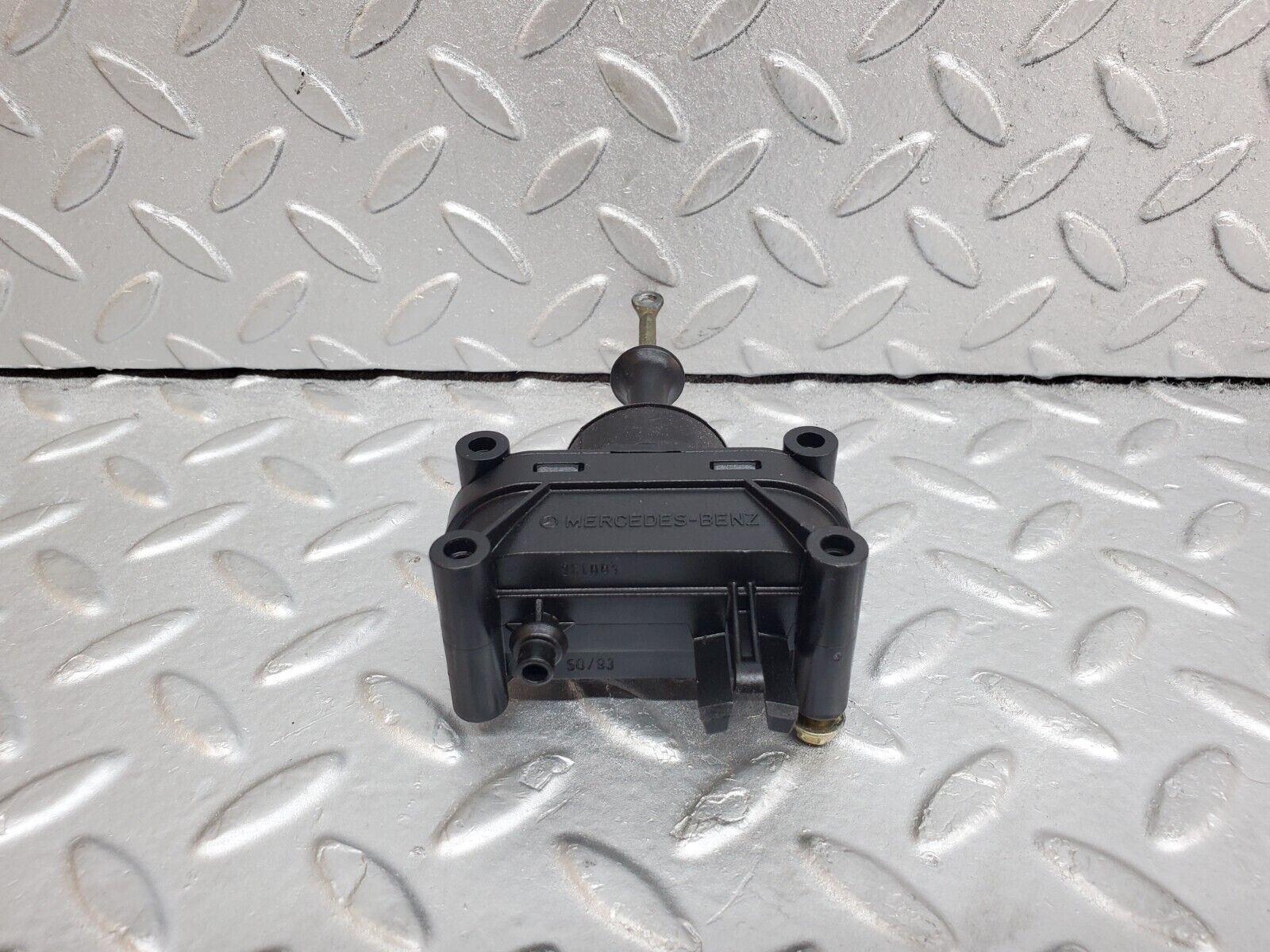 44756 Mercedes-Benz W124 220E Door Lock Vacuum Actuator Front Left