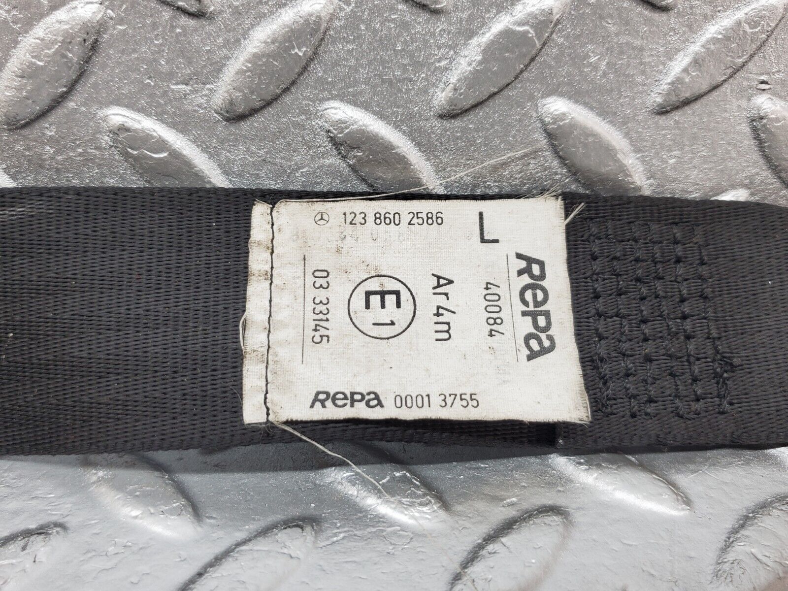 44520 Mercedes-Benz W123 280E Front Left Seat Belt With Buckle 1238602586 1268605069