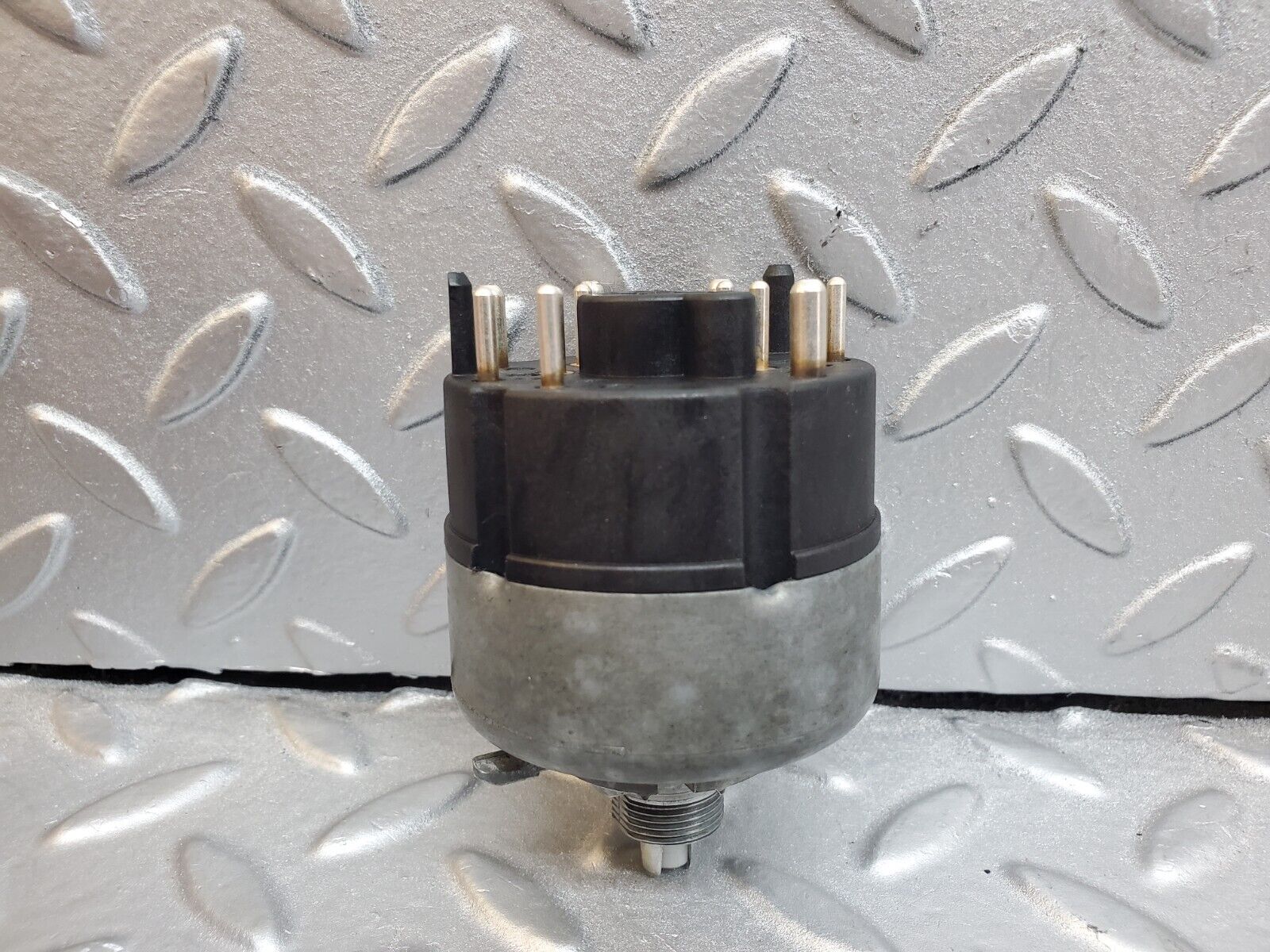 44730 Mercedes-Benz W124 220E Headlight Switch 0005456004