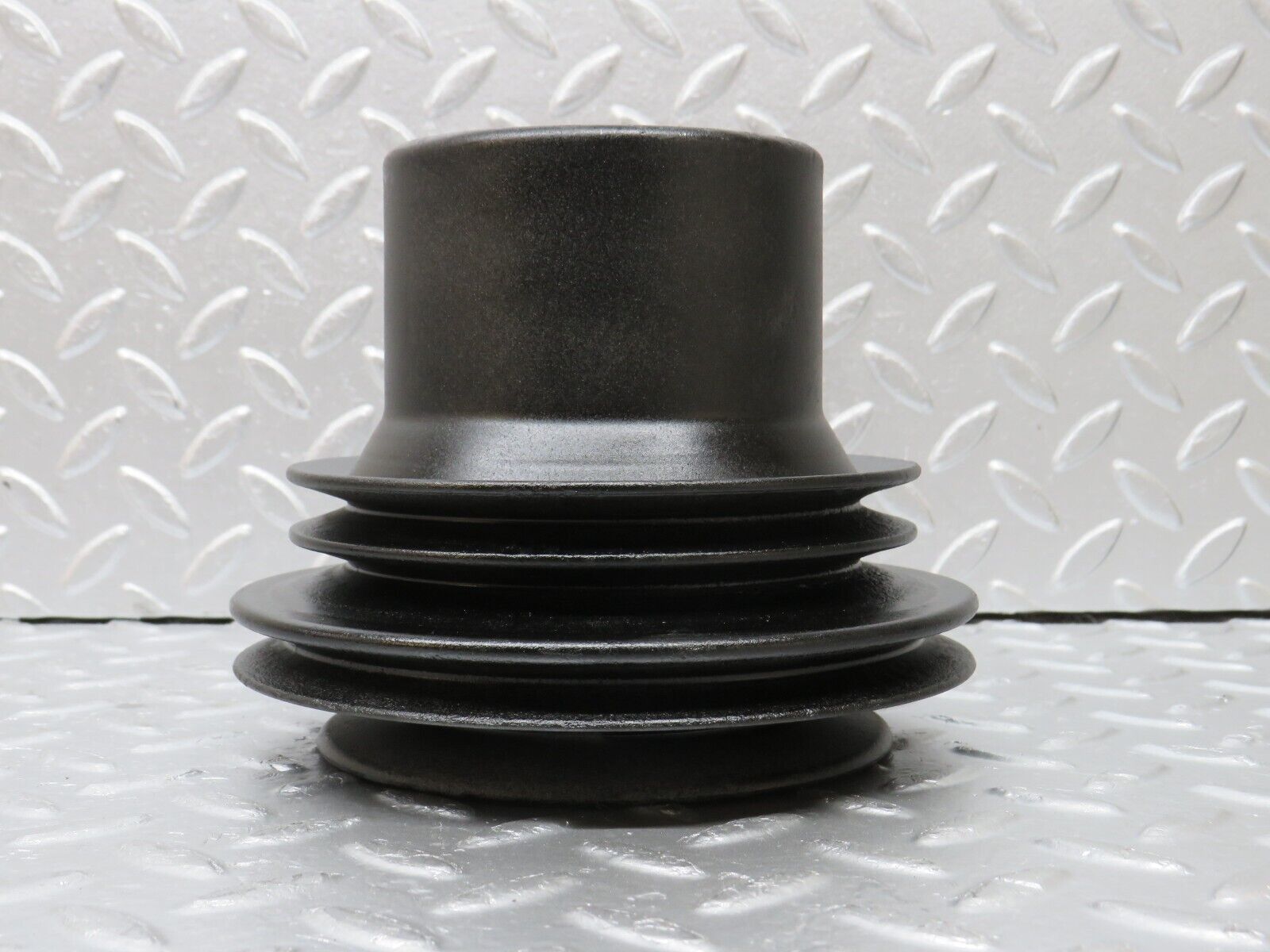 32943 Mercedes-Benz C107 R107 450 V8 Crankshaft Pulley