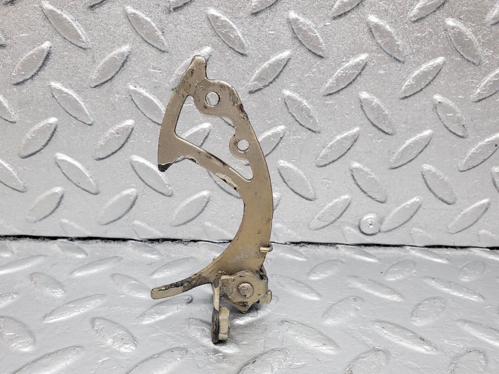 45846 Mercedes-Benz W126 420SE Bonnet Safety Latch