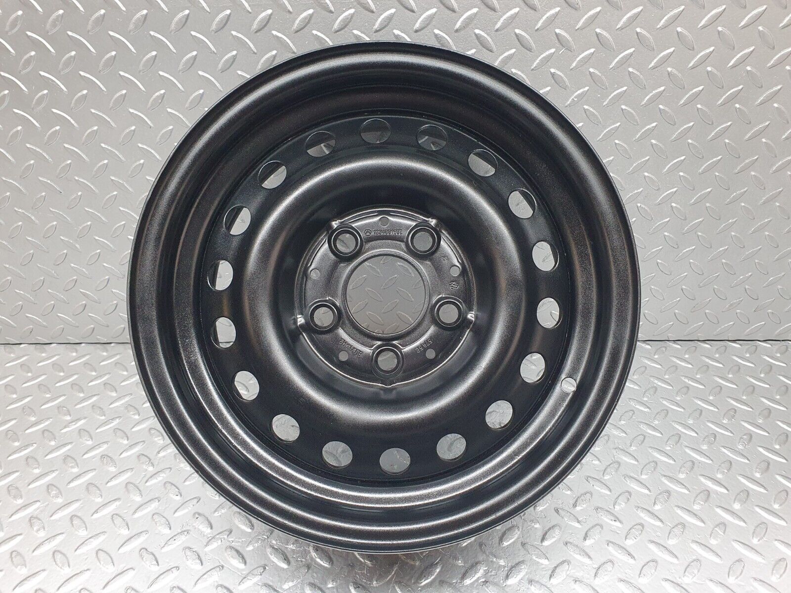 44242 Mercedes-Benz W123 280E Steel Wheel 6Jx14H2 ET30 1234001602