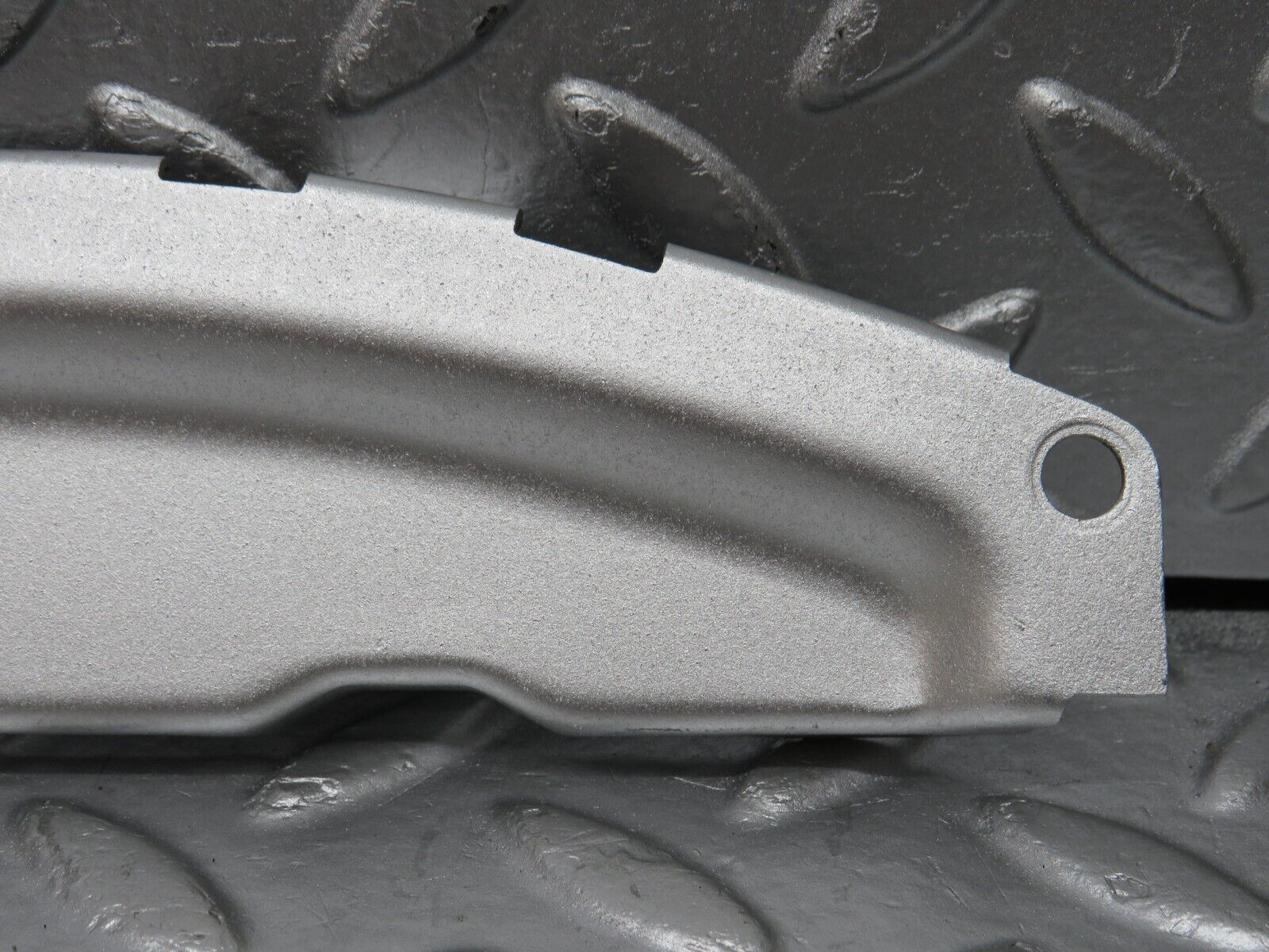 33058 Mercedes-Benz C107 R107 350 V8 Gearbox Flange Cover