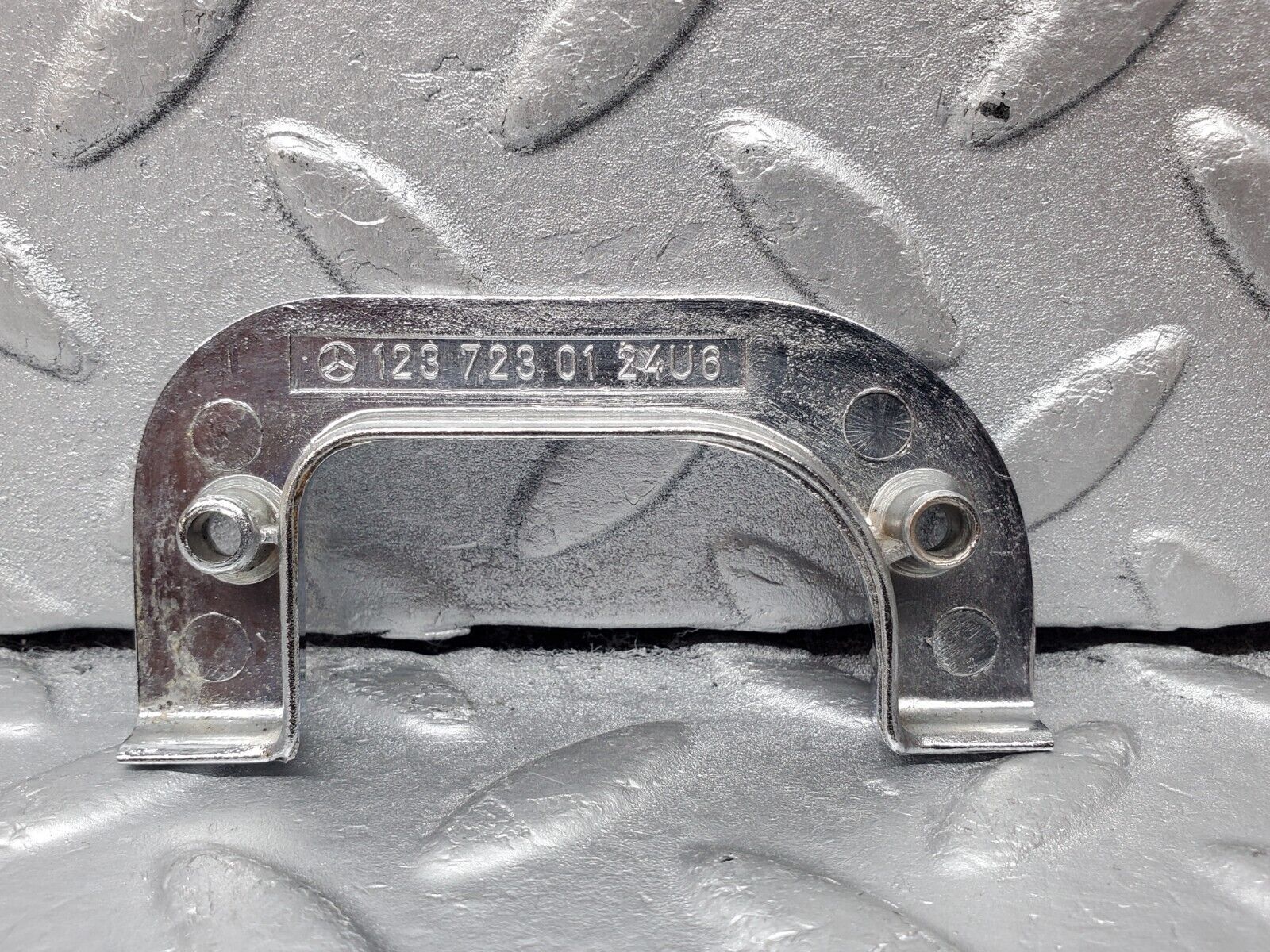 45557 Mercedes-Benz W126 420SE Interior Chrome Door Latch Trim Left 1237230124