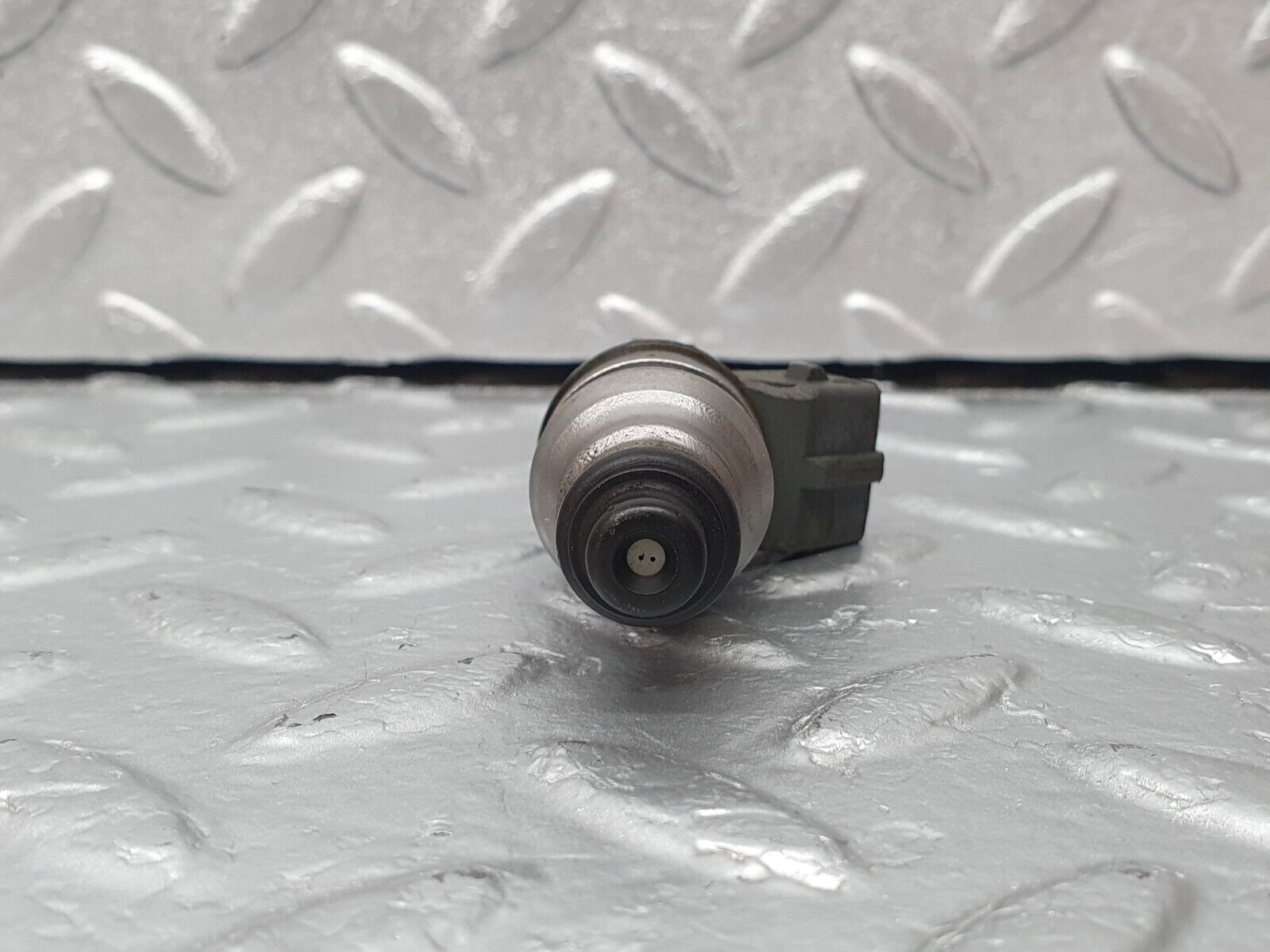 42374 Mercedes-Benz R129 320SL Coupe Fuel Injector Bosch 0000787323 0280155209