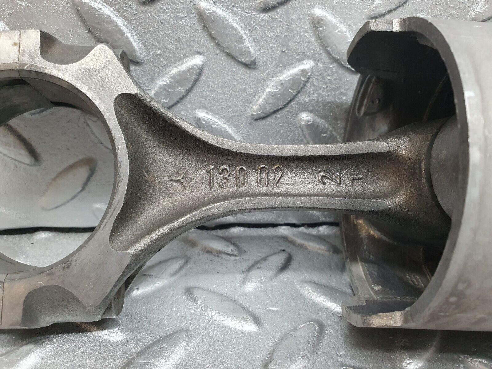 43874 Mercedes-Benz W108 280SE Piston With Connecting Rod 87.47 mm 13002