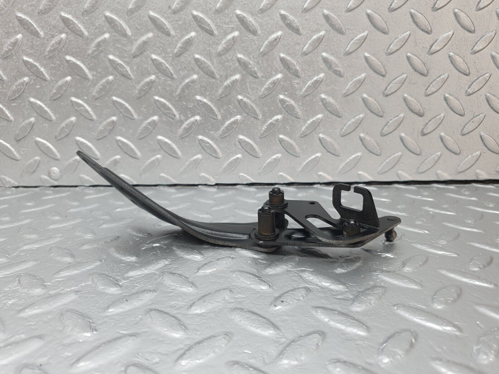 42833 Mercedes-Benz W201 190 2.0L Throttle Linkage