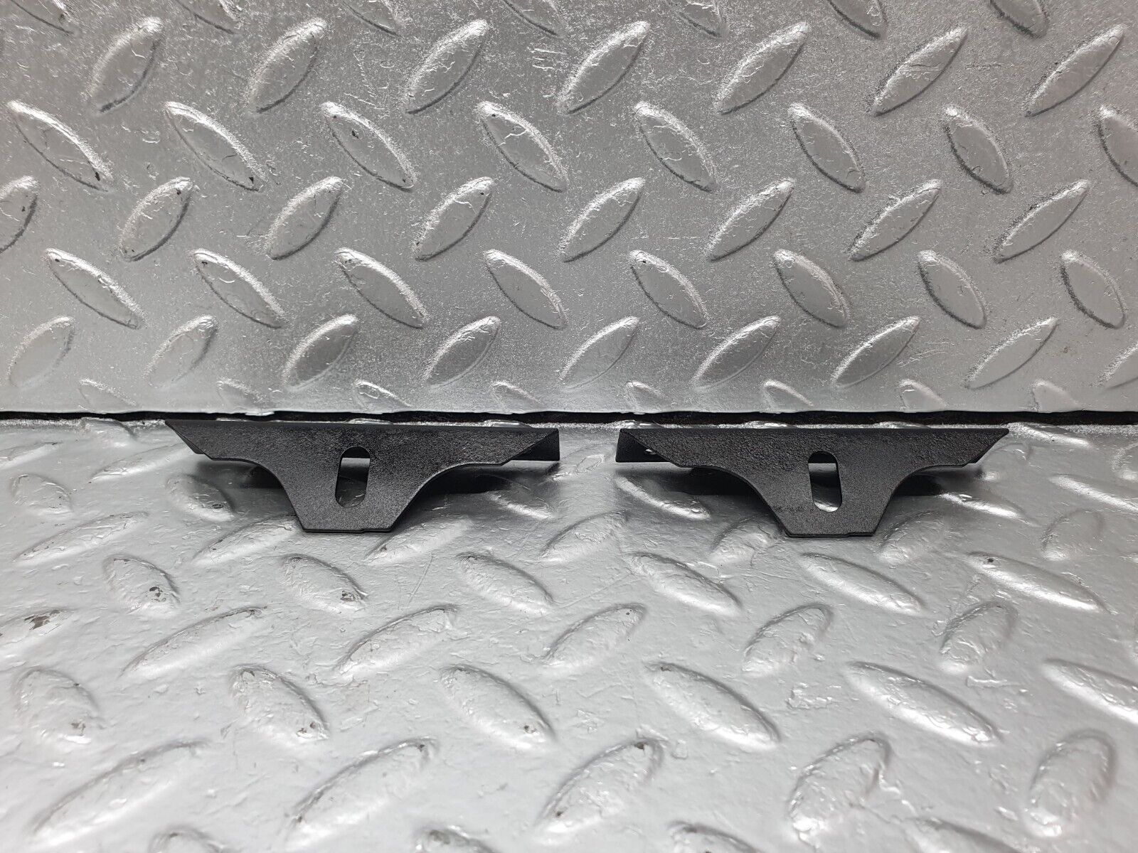 42607 Mercedes-Benz R129 320SL Coupe Air Condition Radiator Fan Bracket 1298350193