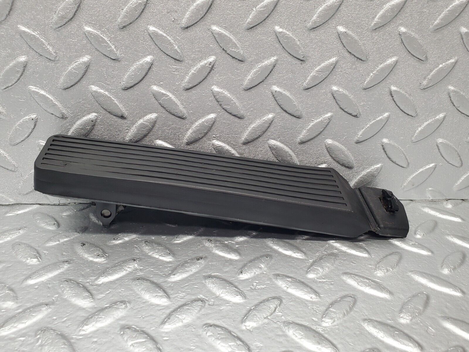 46362 Mercedes-Benz C123 280CE Coupe Accelerator Pedal With Rubber 1233010082