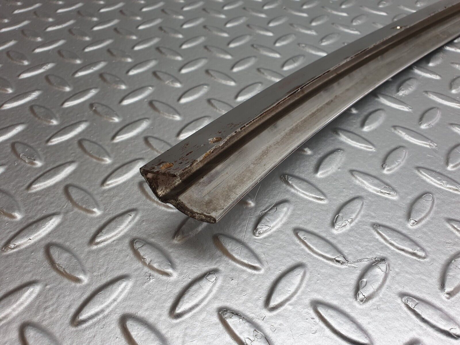 43056 Mercedes-Benz R107 Hardtop Under Windshield Chrome Trim