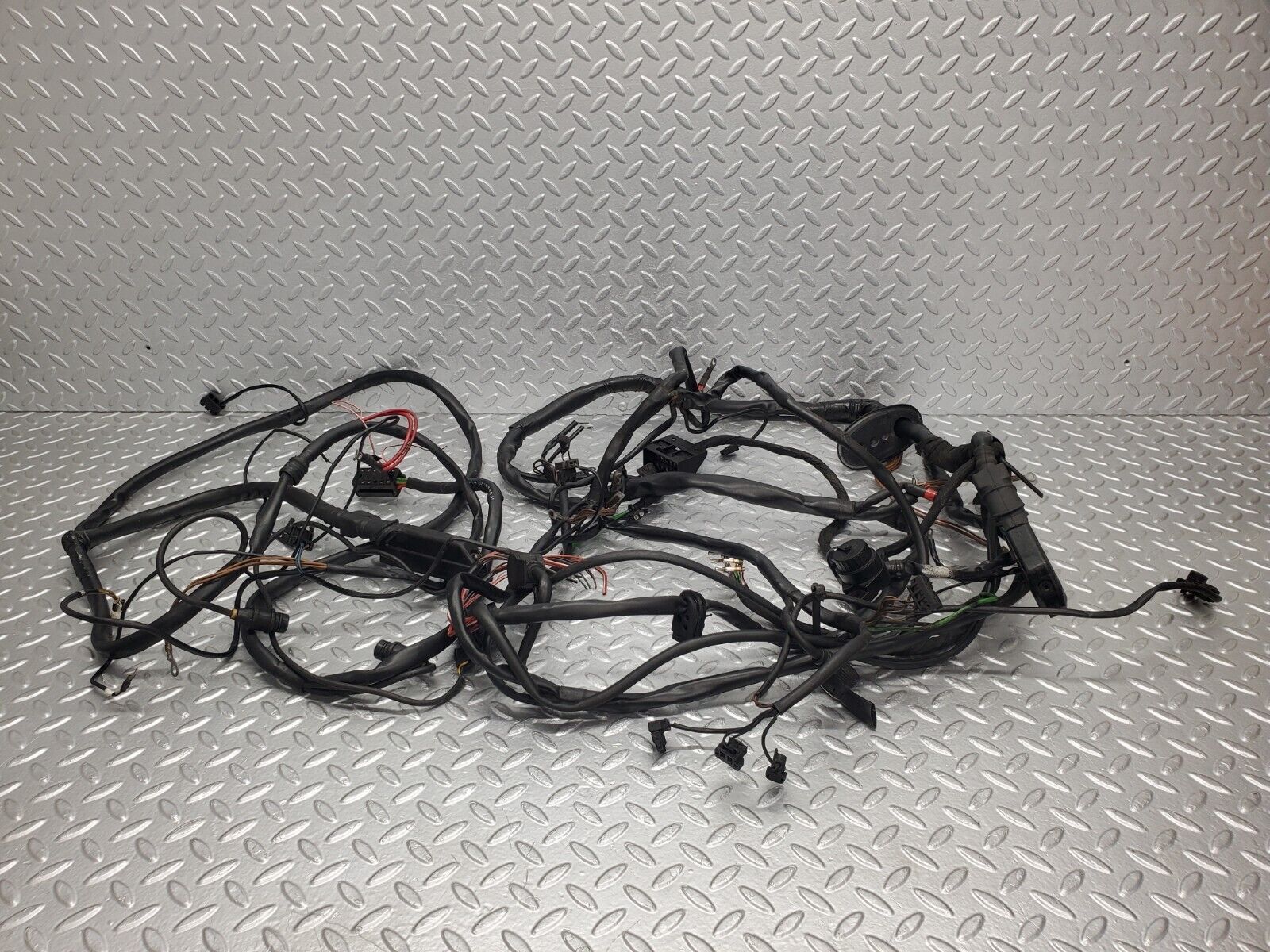 46067 Mercedes-Benz W126 420SE Engine Wiring Harness 1265403113 1265406506