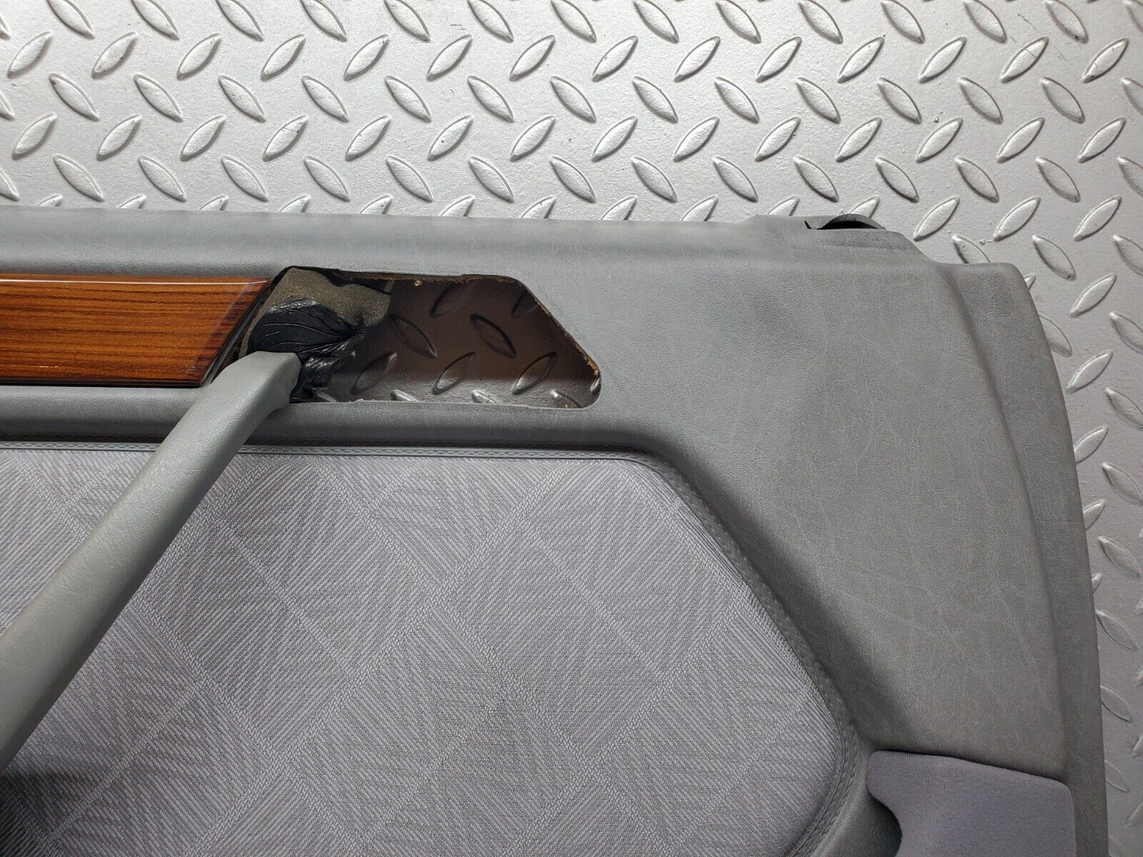 44689 Mercedes-Benz W124 220E Front Left Door Card Grey 1247271370