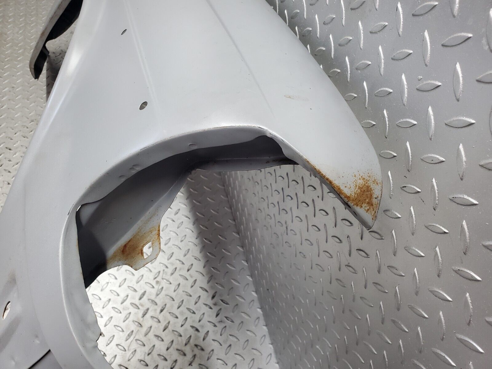 44444 Mercedes-Benz W123 280E Front Right Wing Fender