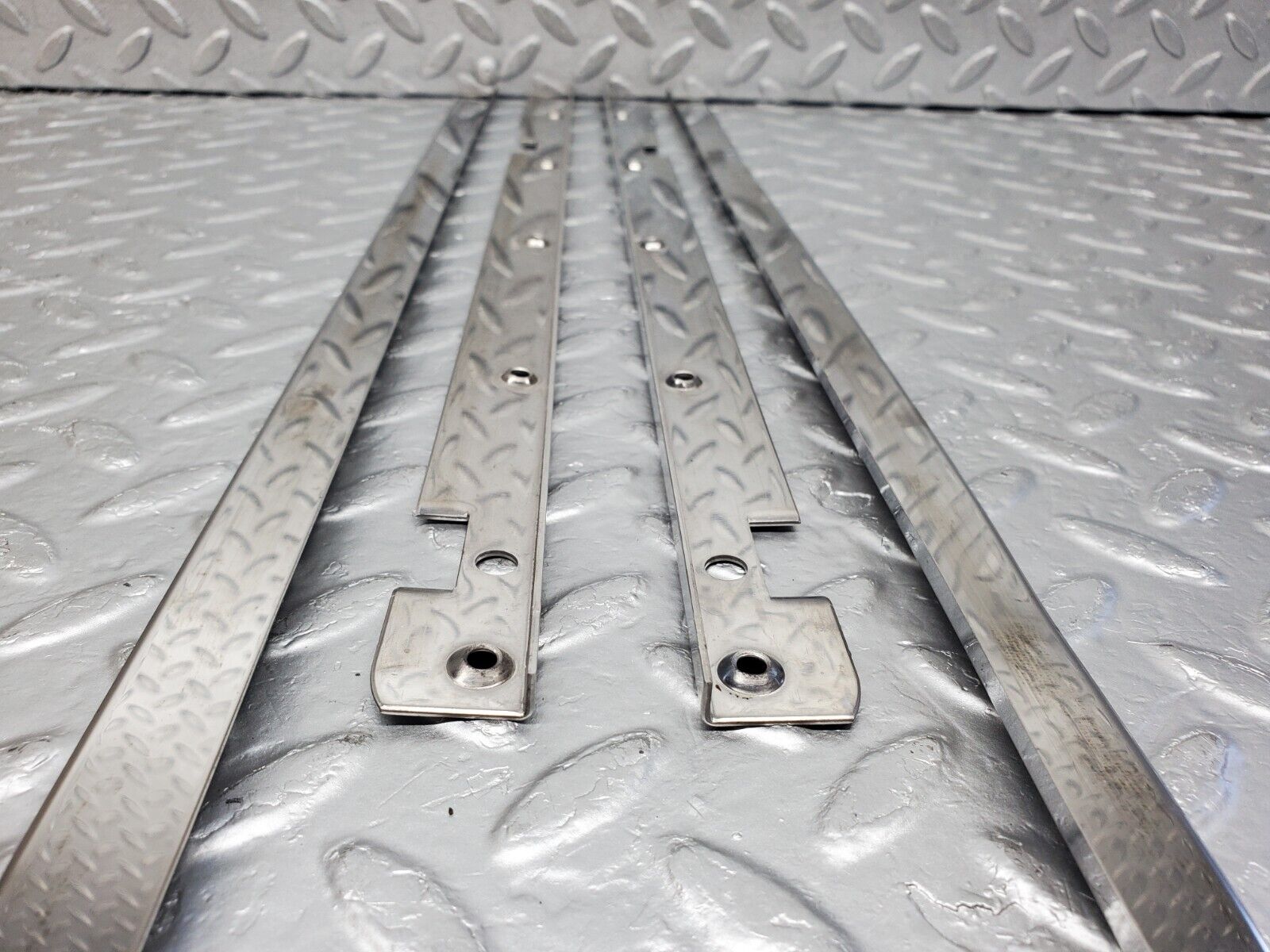 45983 Mercedes-Benz W126 420SE Sunroof Chrome Trim Set