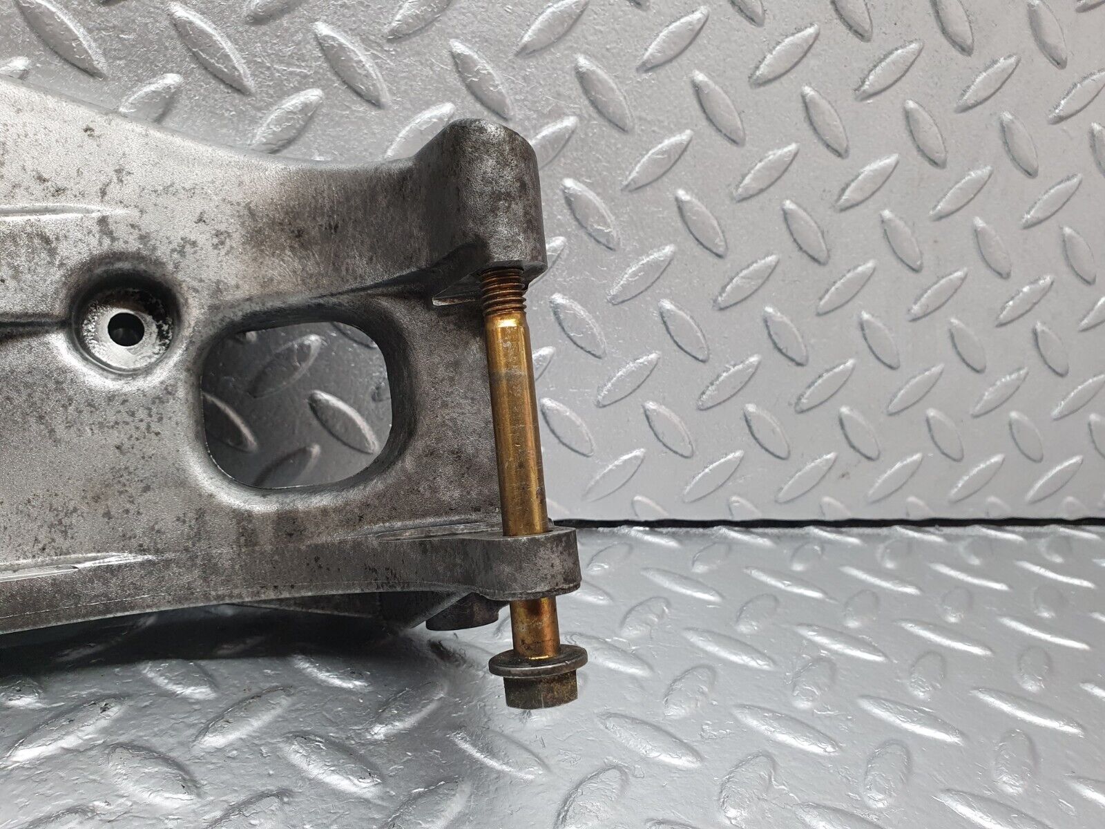 42565 Mercedes-Benz R129 320SL Coupe Alternator Generator Mount Bracket 1041550635