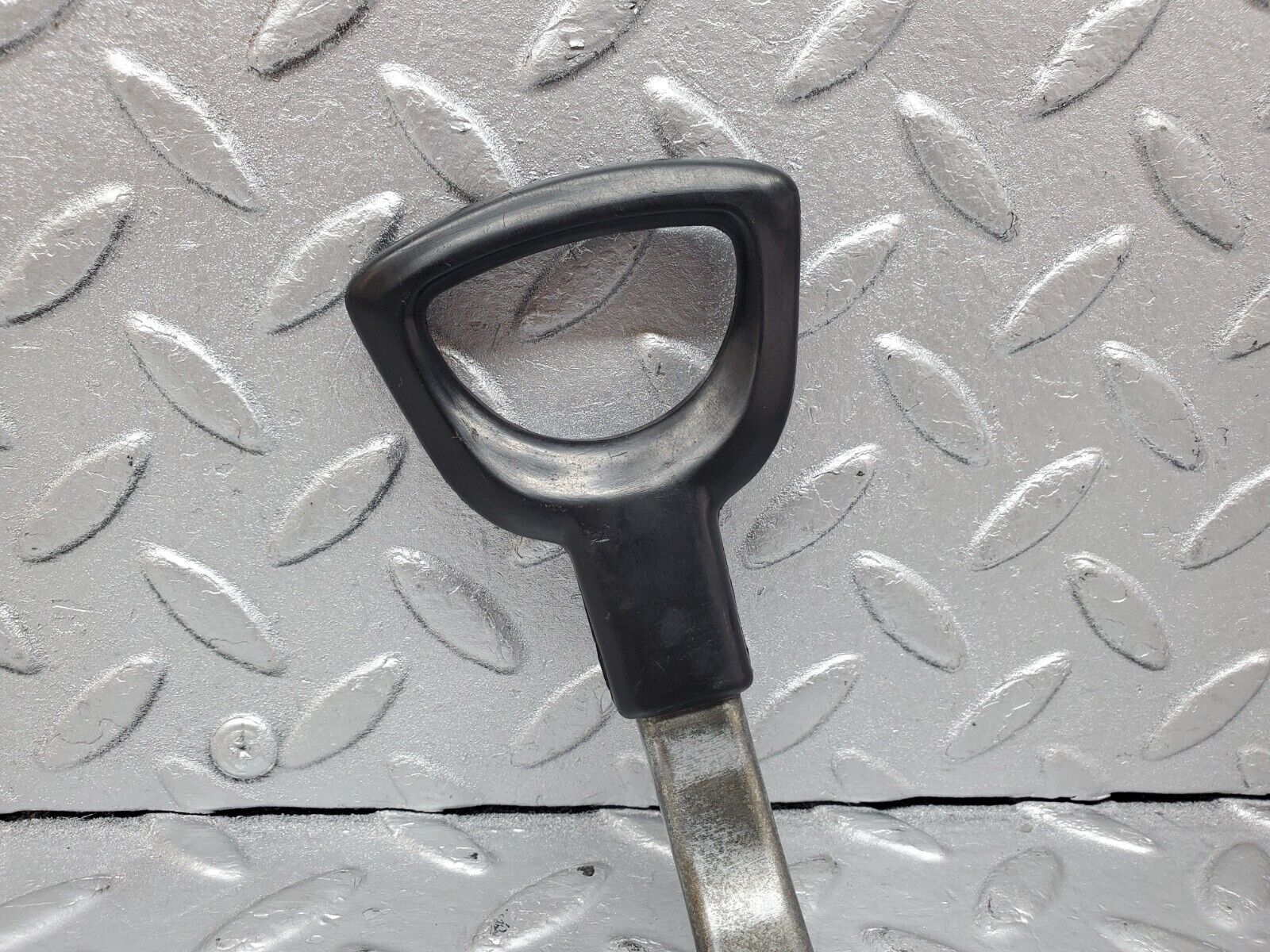 44413 Mercedes-Benz W123 280E Front Right Seat Side Height Adjust Handle