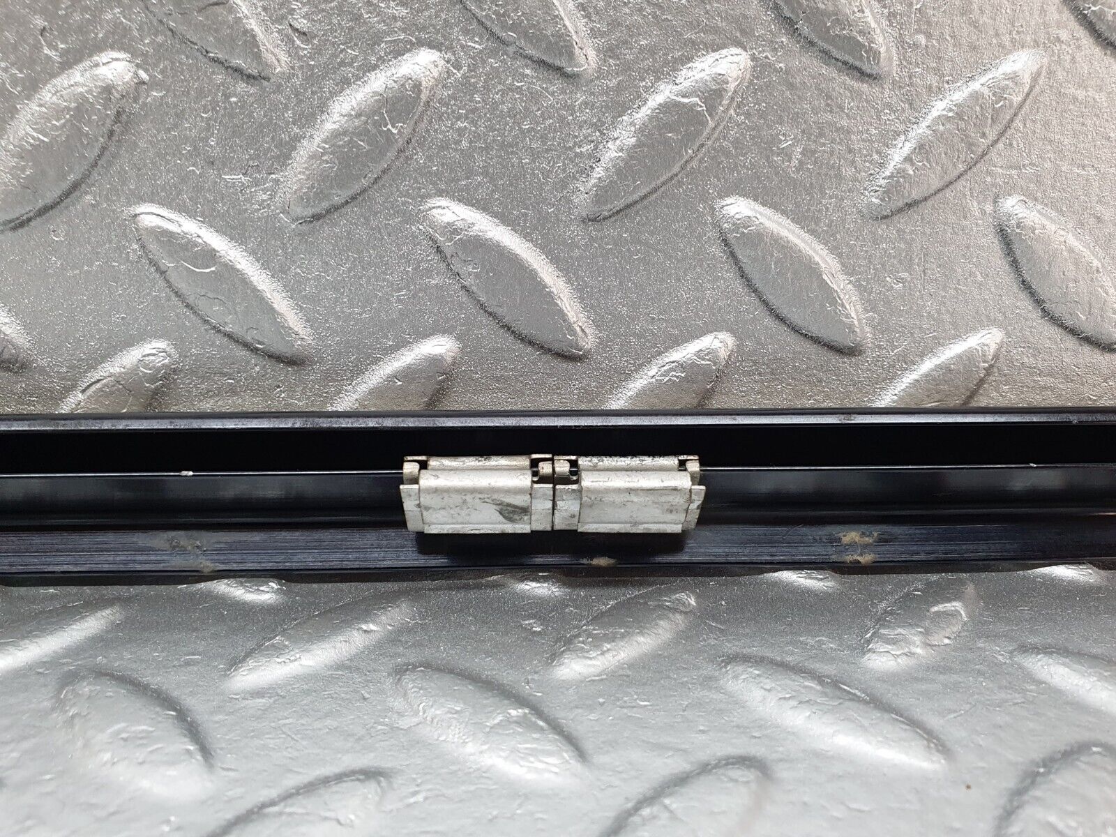 42105 Mercedes-Benz W202 C200 Front Right Door Moulding Trim