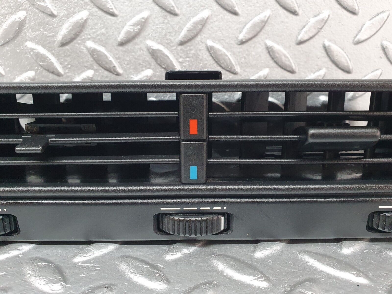 42163 Mercedes-Benz R129 320SL Coupe Dash Centre Air Vent 1298300354