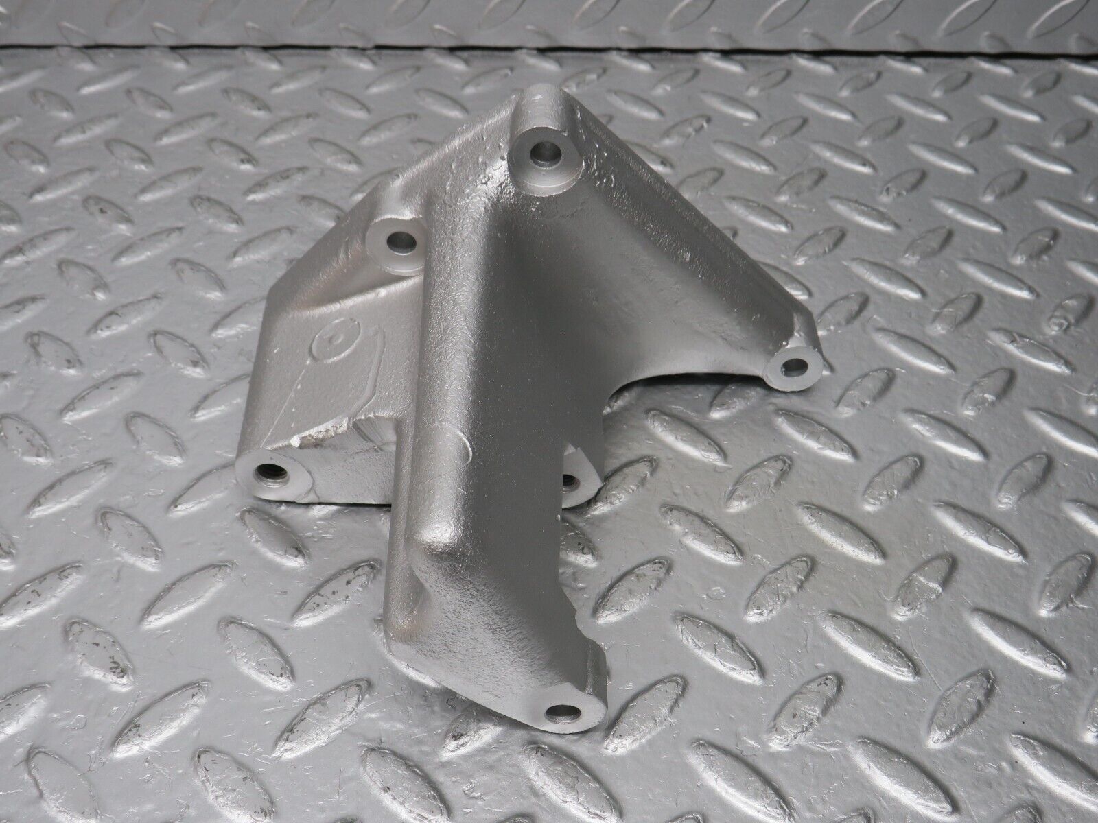 33077 Mercedes-Benz C107 R107 350 V8 Alternator Generator Bracket 1161550735