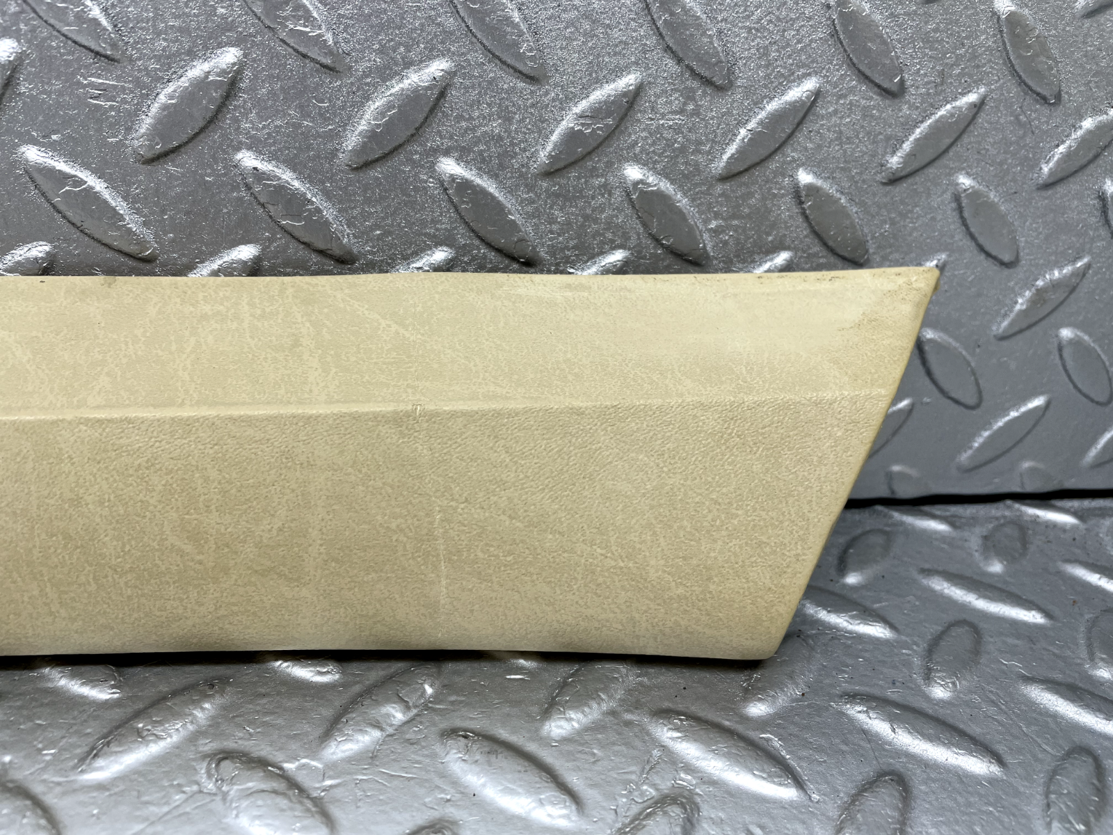 44256 Mercedes-Benz W123 280E A Pillar Cover Panel Left Side Beige