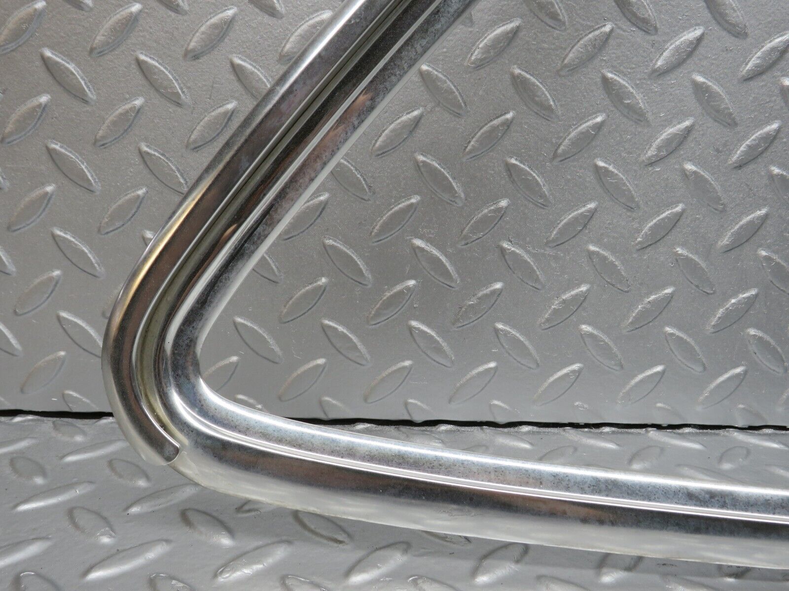 40197 Mercedes-Benz R107 Hardtop Side Window Chrome Moulding Trim Right