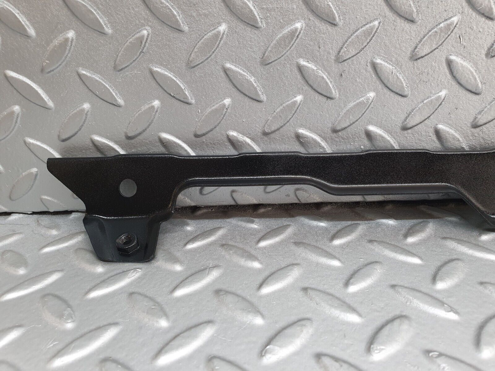 43718 Mercedes-Benz C126 380SEC Coupe Rear Window Channel Support Bracket Left Side