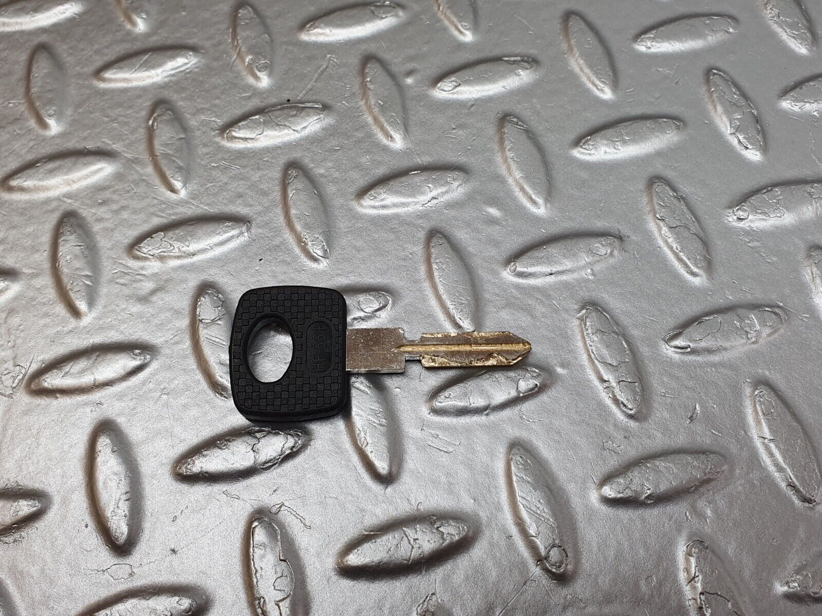 41613 Mercedes-Benz W124 200E Glove Box Door Lock With Key 1246800184