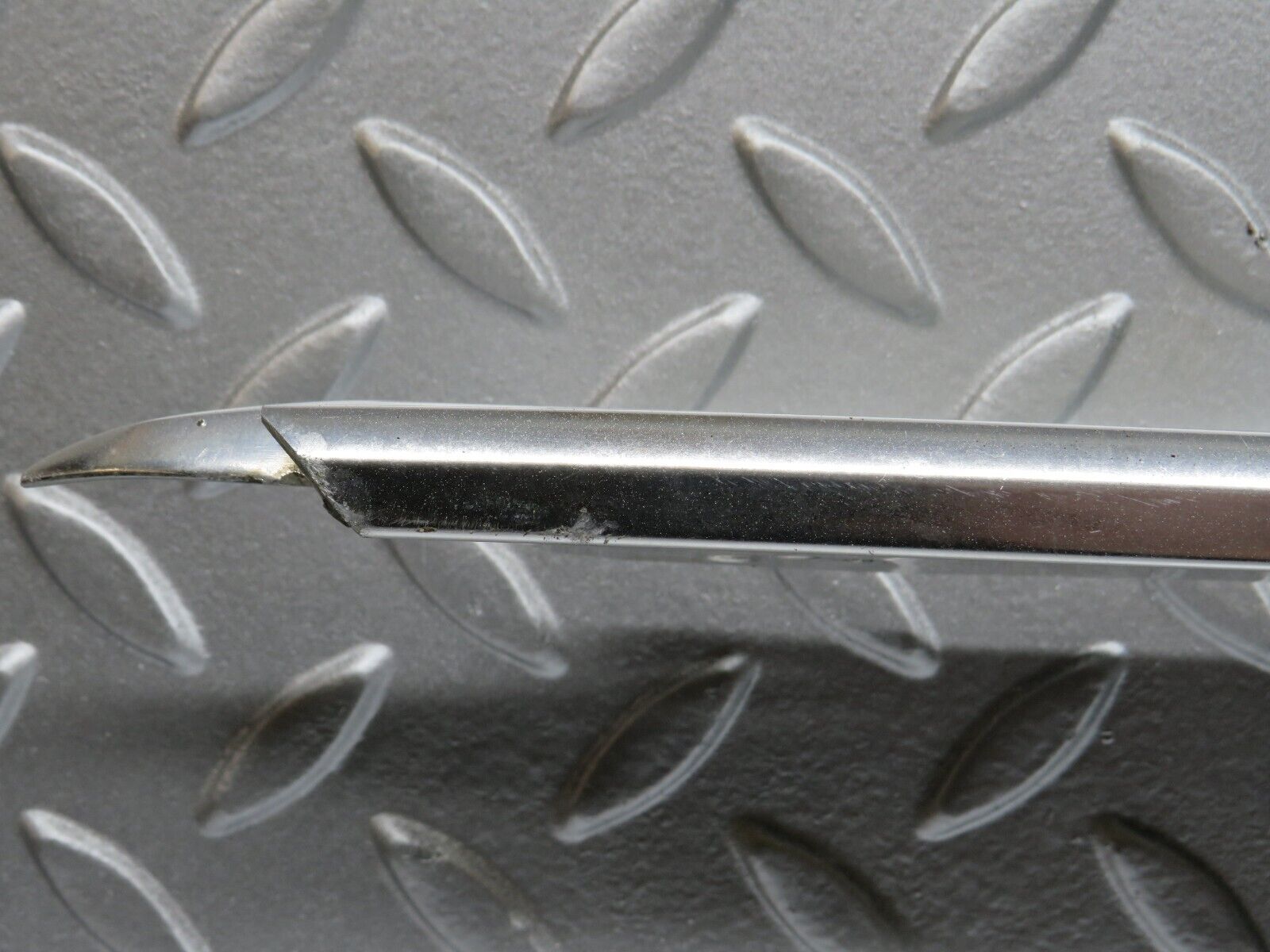 40196 Mercedes-Benz R107 Hardtop Side Window Chrome Moulding Trim Left