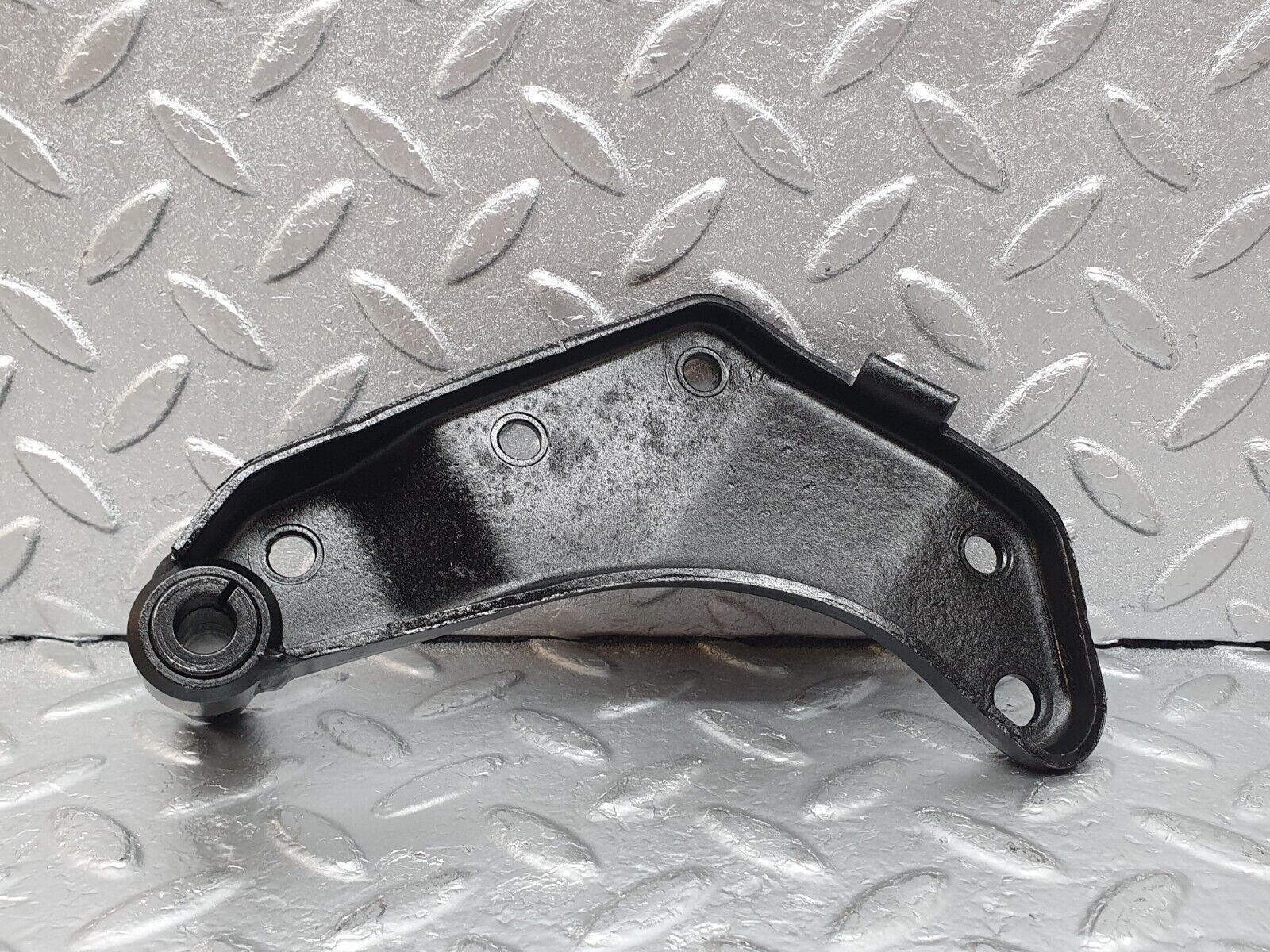 44217 Mercedes-Benz C123 230CE Coupe Alternator Generator Bracket