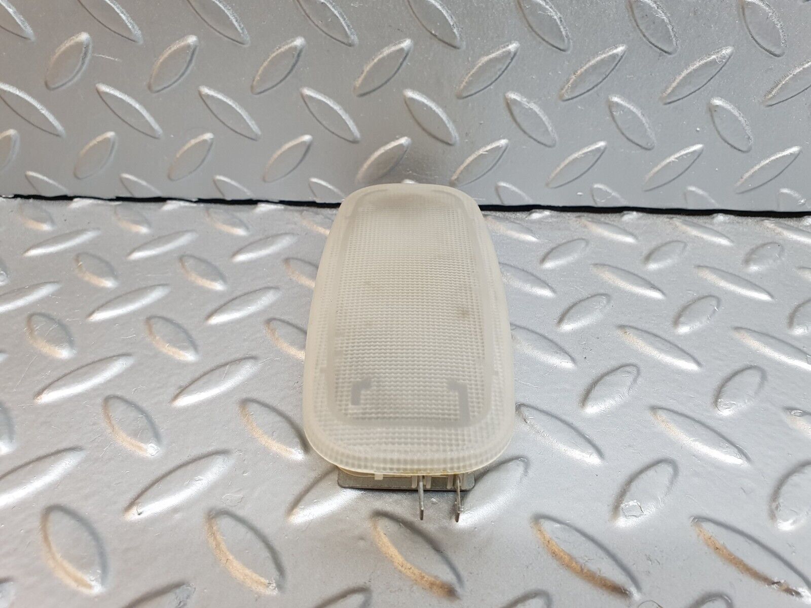 41983 Mercedes-Benz W202 C200 Interior Dome Light Hella 2028200101