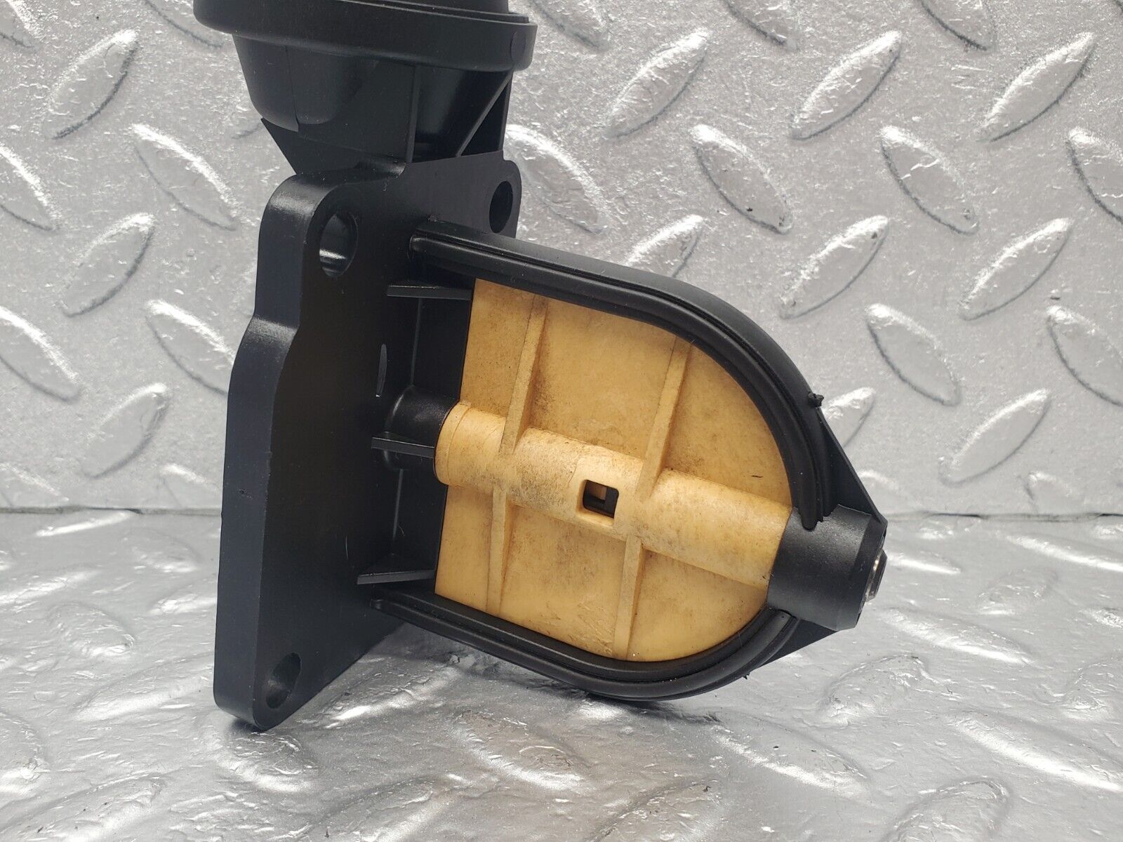 46188 Mercedes-Benz W124 280E Air Intake Resonance Valve