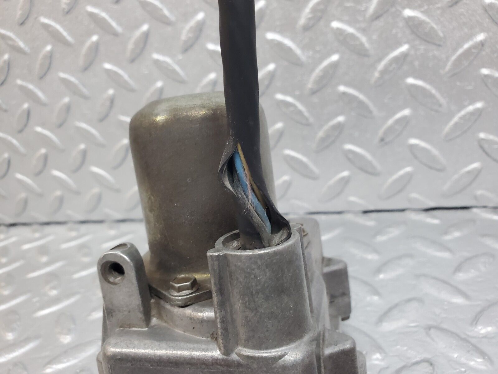 45384 Mercedes-Benz 280E M110.983 Cruise Control Actuator VDO 0015457532