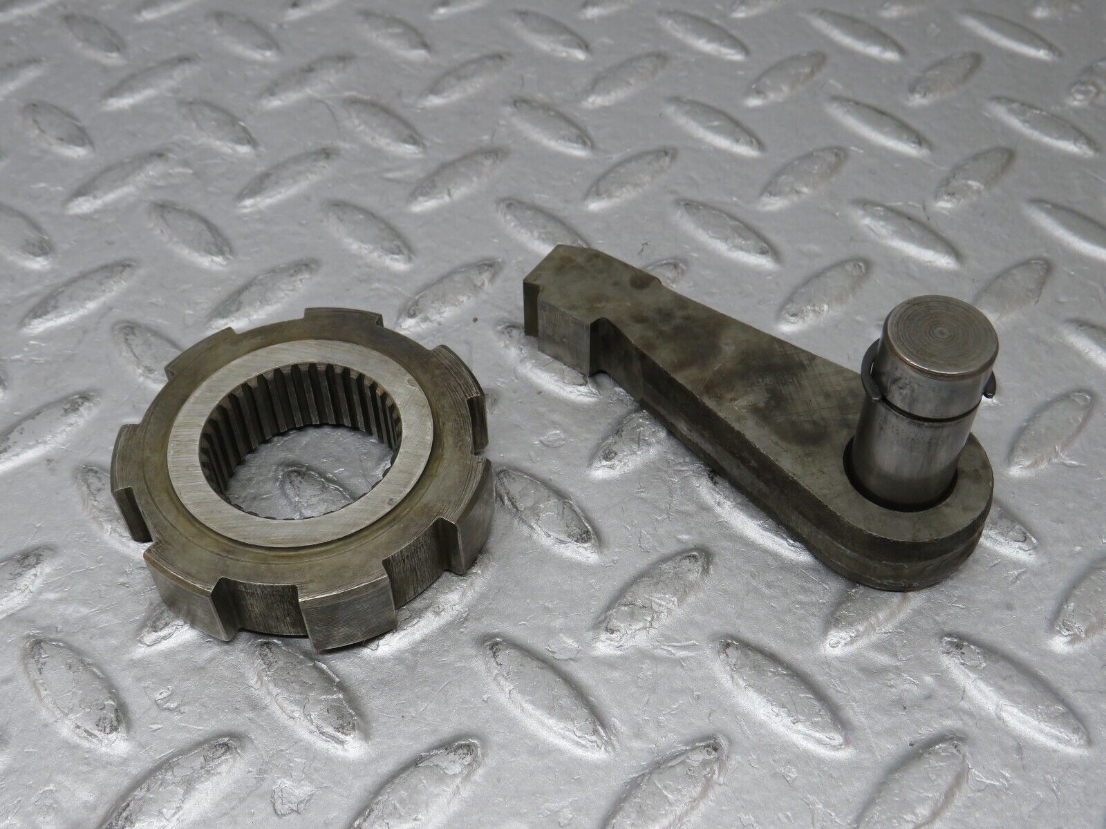 36413 Mercedes-Benz R107 450 Automatic Gearbox Parking Gear 722.002