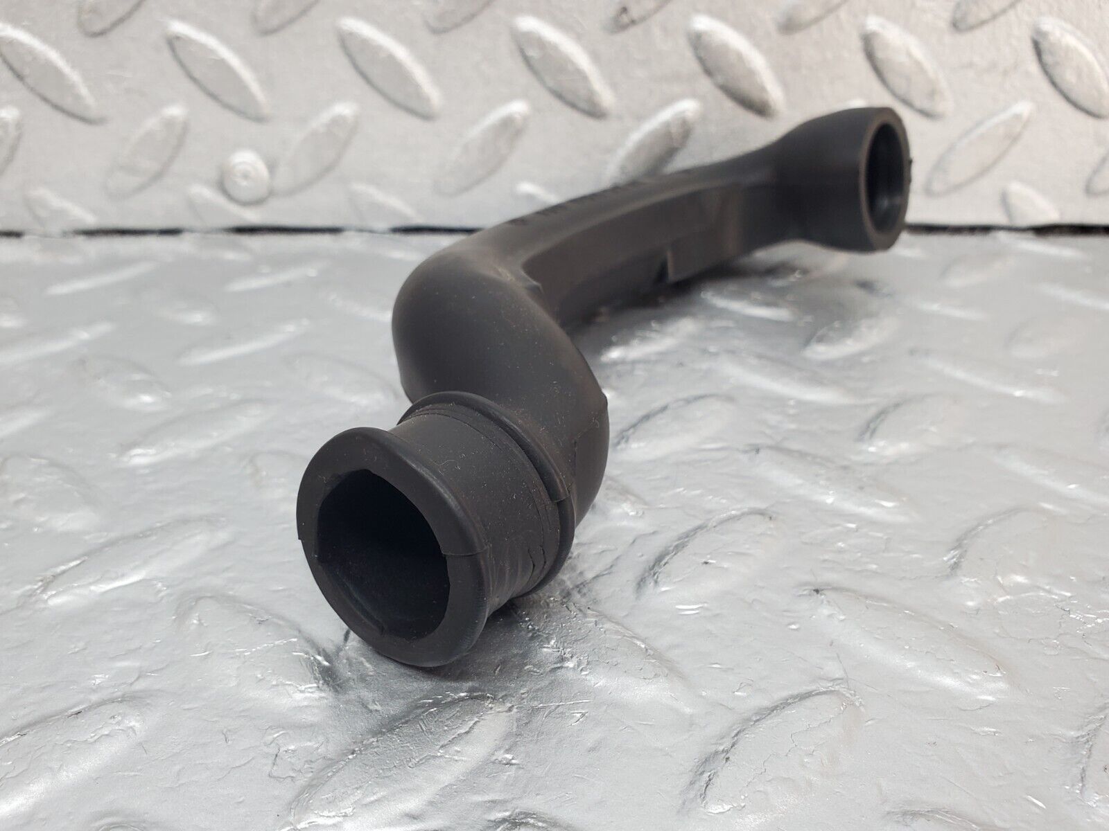 45377 Mercedes-Benz 280E M110.983 Air Intake Pipe 1100945282