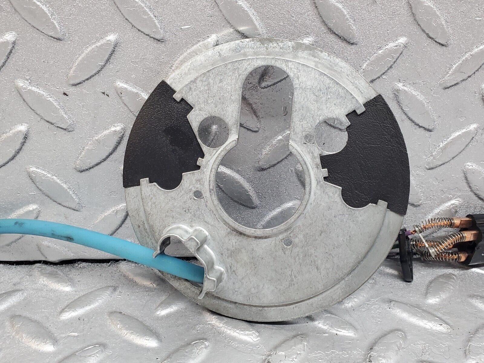 44797 Mercedes-Benz W124 220E Steering Wheel Contact Plate 0125455728 1244620597