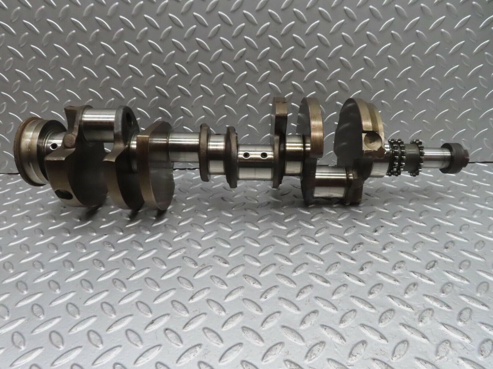 13761 Mercedes-Benz R107 450SL Crankshaft 1170310801