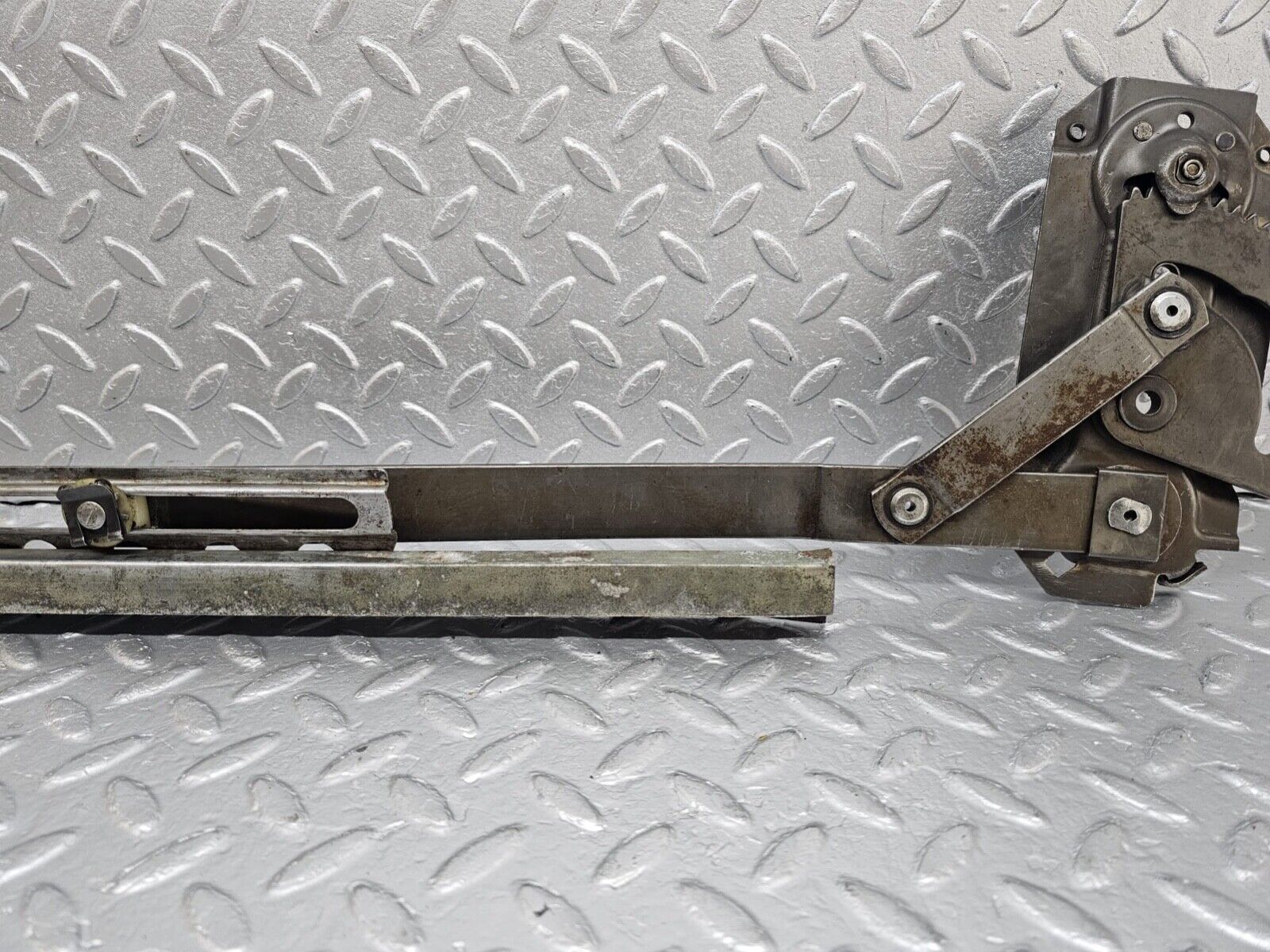 42670 Mercedes-Benz W108 280SE Front Right Manual Window Regulator