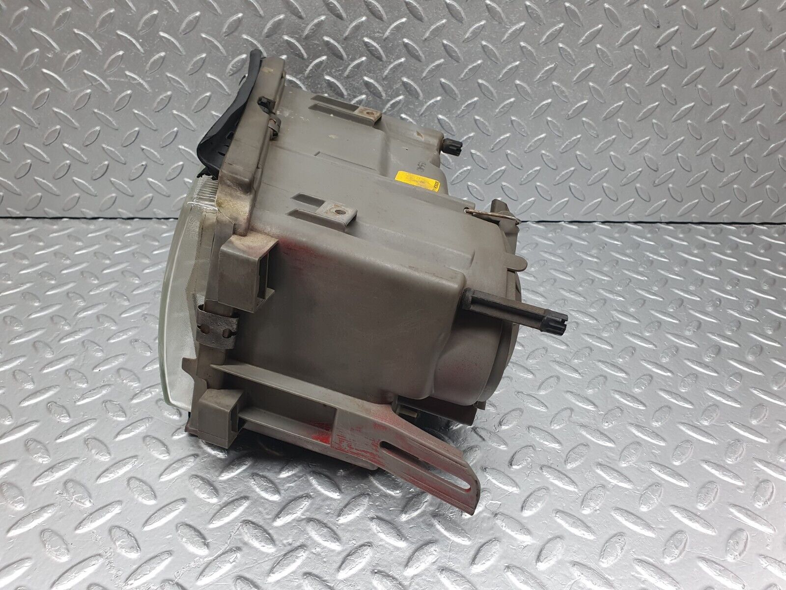 43620 Mercedes-Benz C126 380SEC Coupe Headlight Left Bosch 1268203561 1305620483