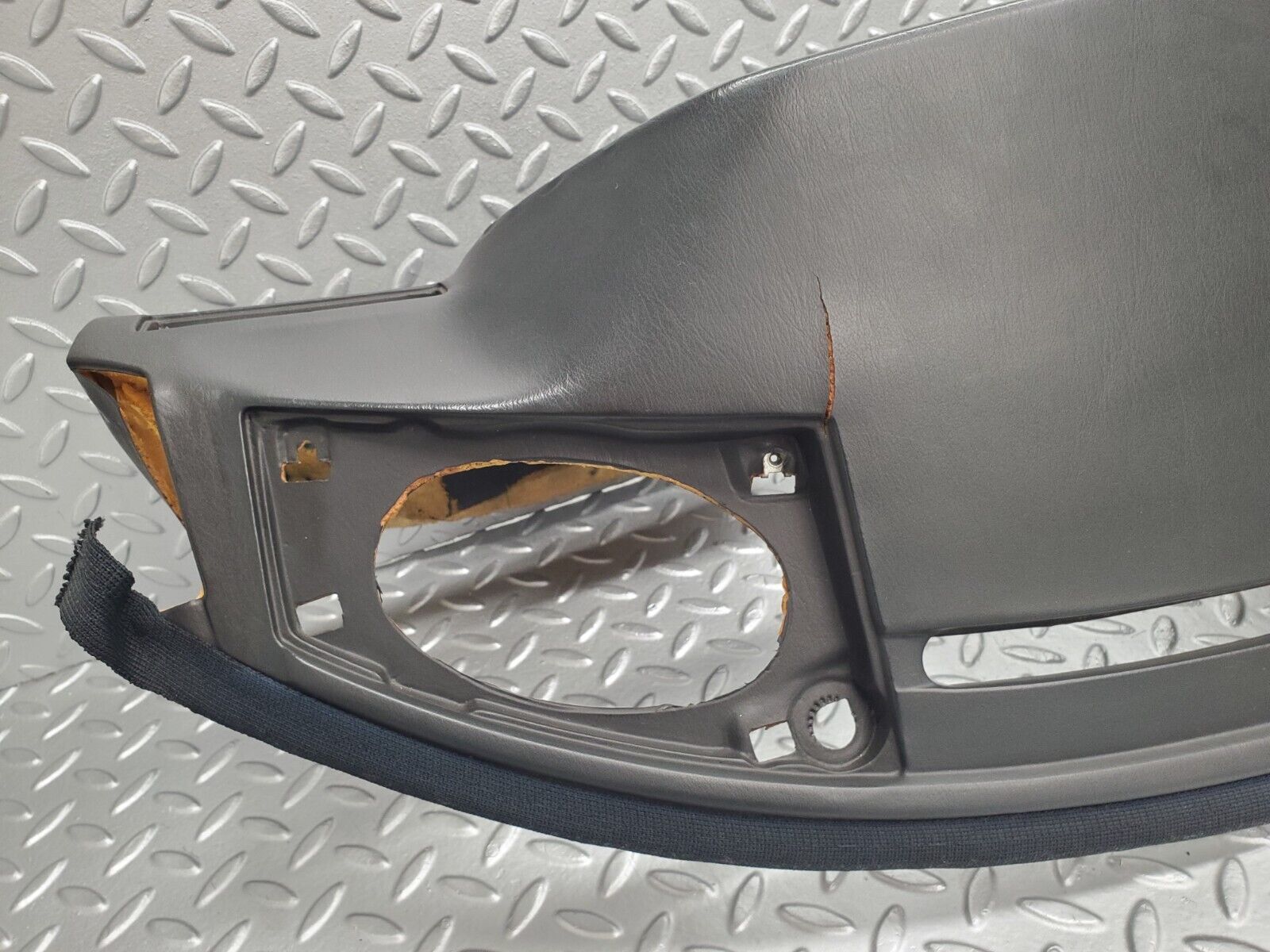 46020 Mercedes-Benz W126 420SE Dashboard Black