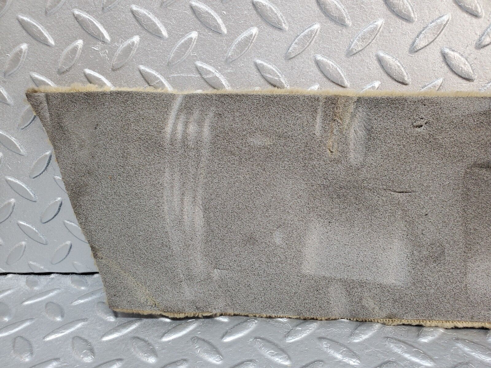 45697 Mercedes-Benz W126 420SE Front Left Door Sill Carpet Beige