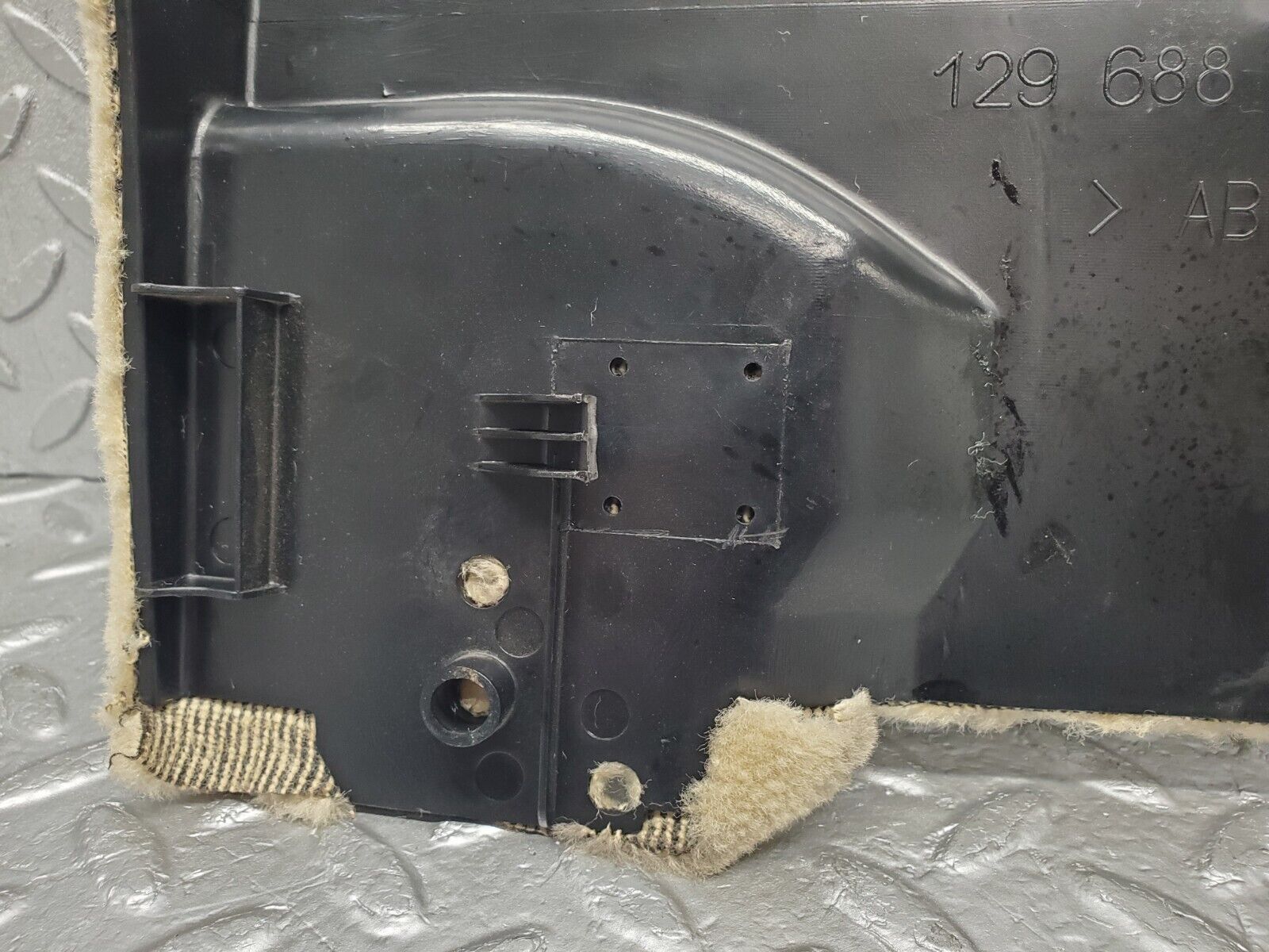 46850 Mercedes-Benz R129 320SL Coupe Kick Panel Left Side Beige 1296880306