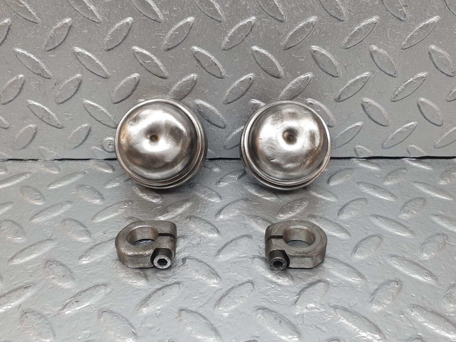 44044 Mercedes-Benz C123 230CE Coupe Wheel Hub Locking Cap