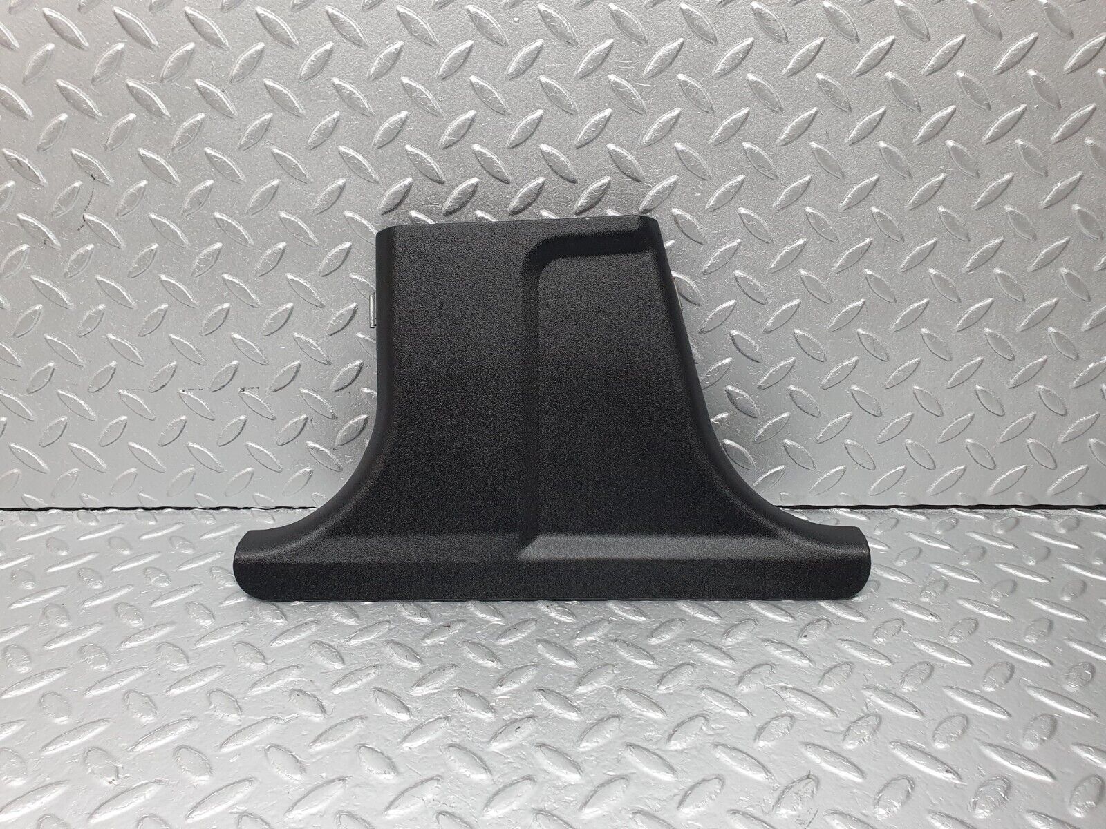 41780 Mercedes-Benz W202 C200 B Pillar Bottom Cover Left 2026902330