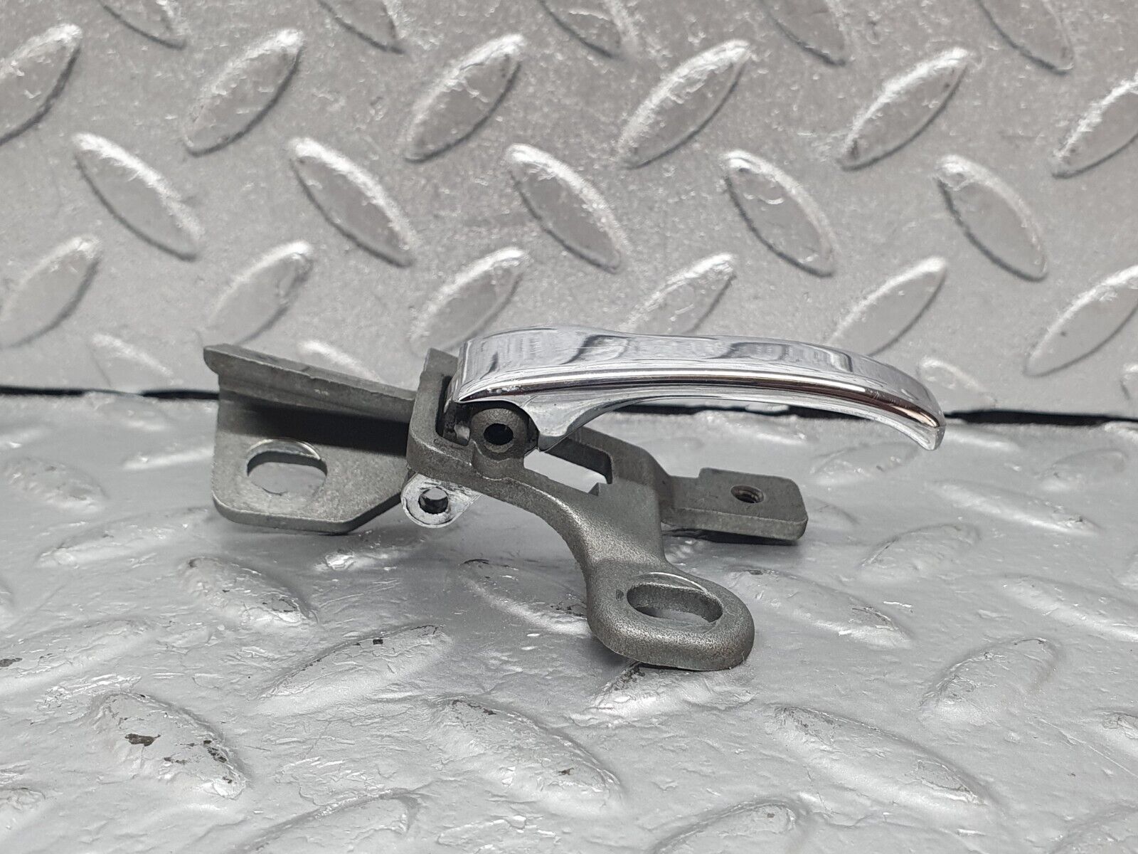 43971 Mercedes-Benz C123 230CE Coupe Left Interior Door Handle 1237600161