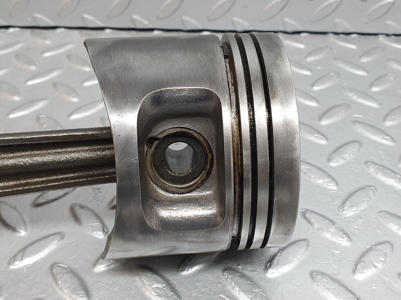 43077 Mercedes-Benz W123 Piston With Connecting Rod 95.485 mm 1020341