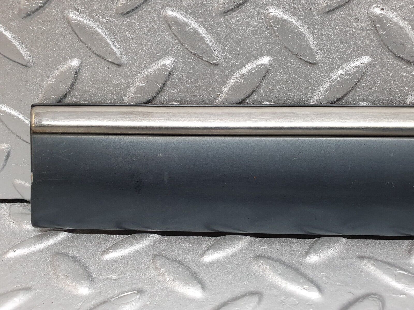 41807 Mercedes-Benz W202 C200 Rear Left Door Centre Moulding Trim 2026909762