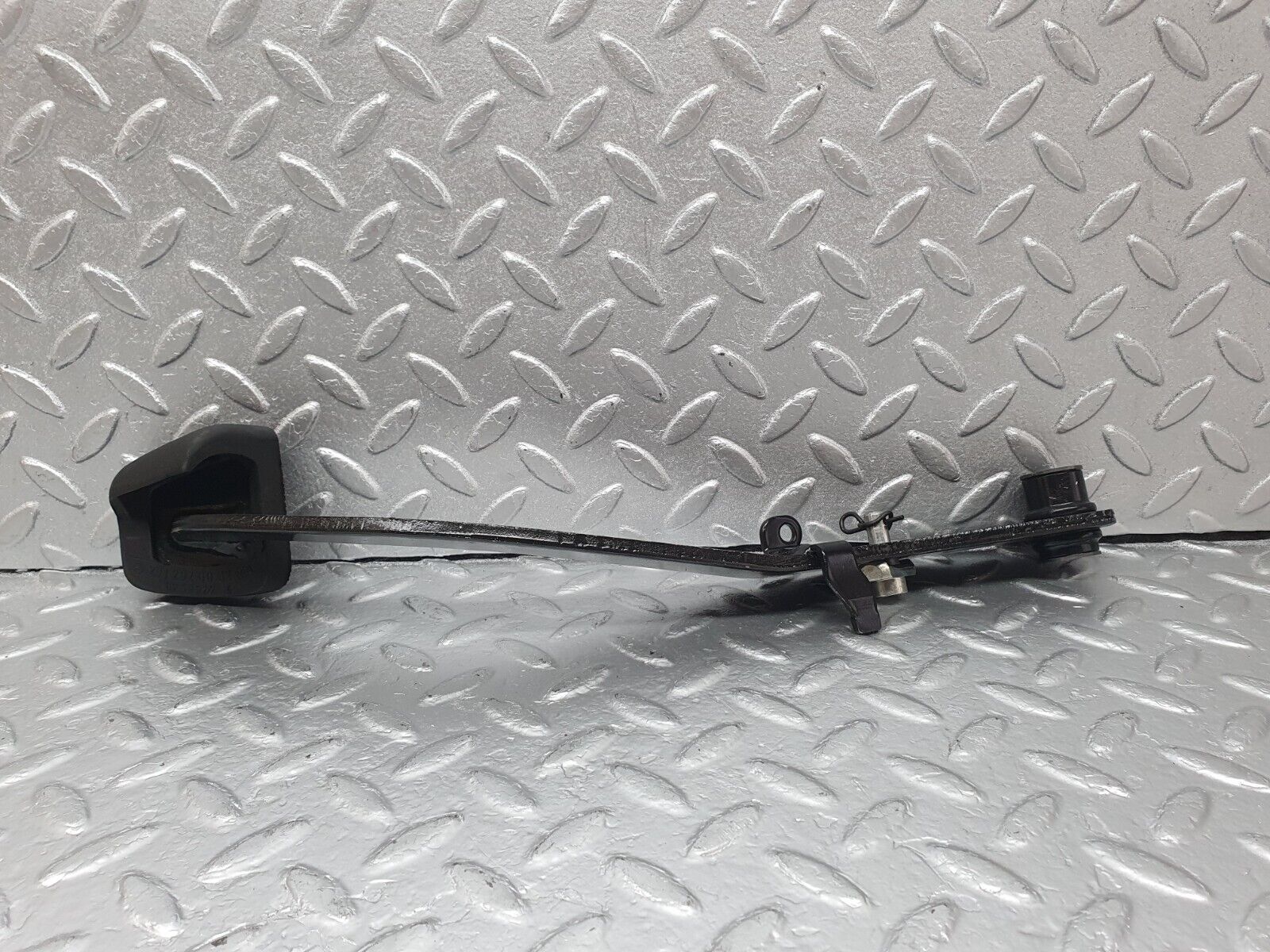 42698 Mercedes-Benz W201 190 2.0L Brake Pedal With Rubber 2012920082