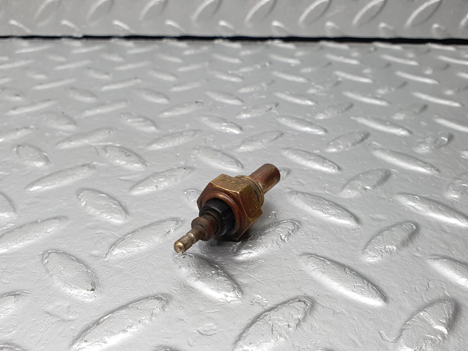 41366 Mercedes-Benz R107 350SL Coolant Temperature Sensor VDO 0055421017